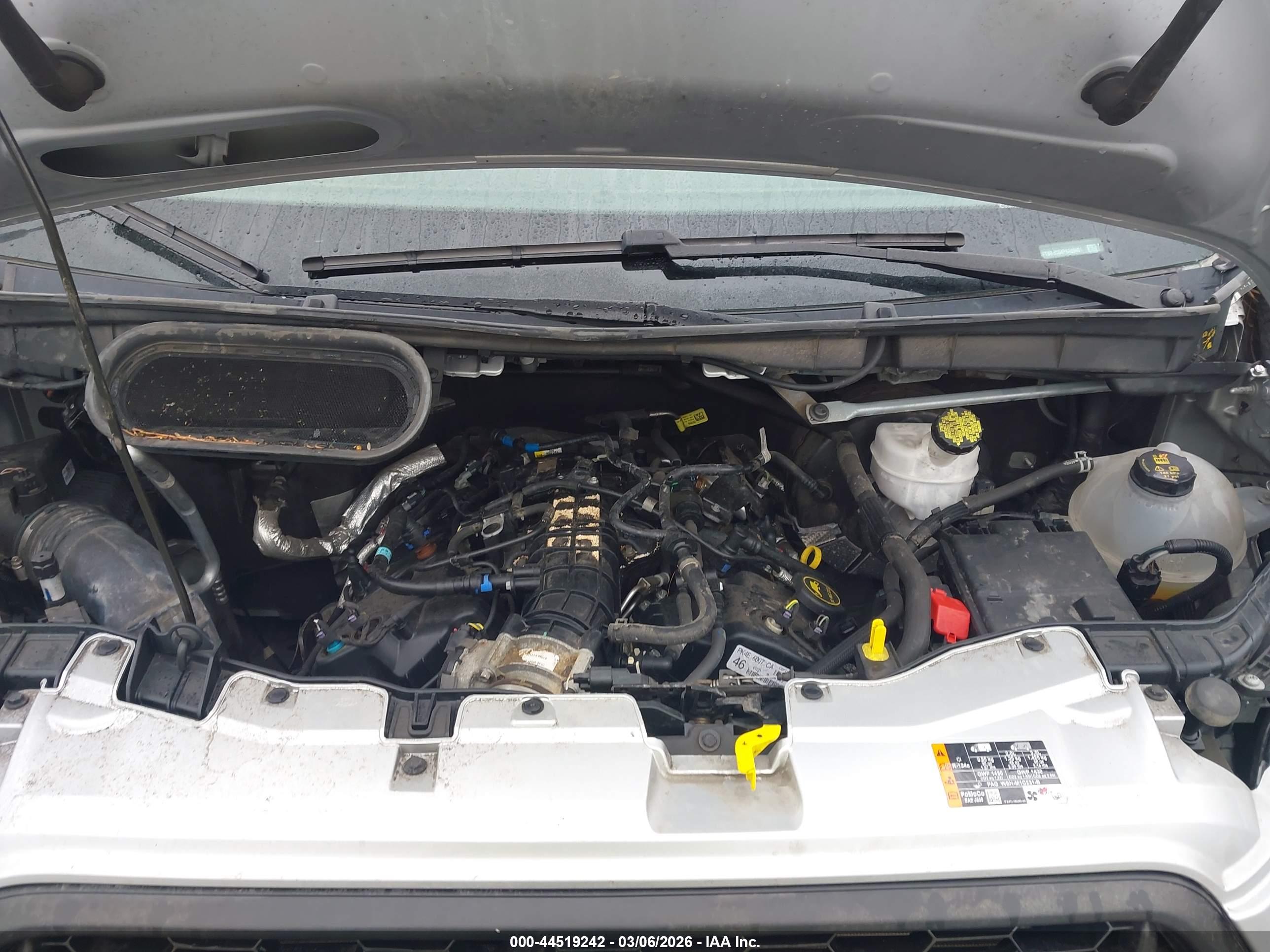 FORD TRANSIT-250 image 10