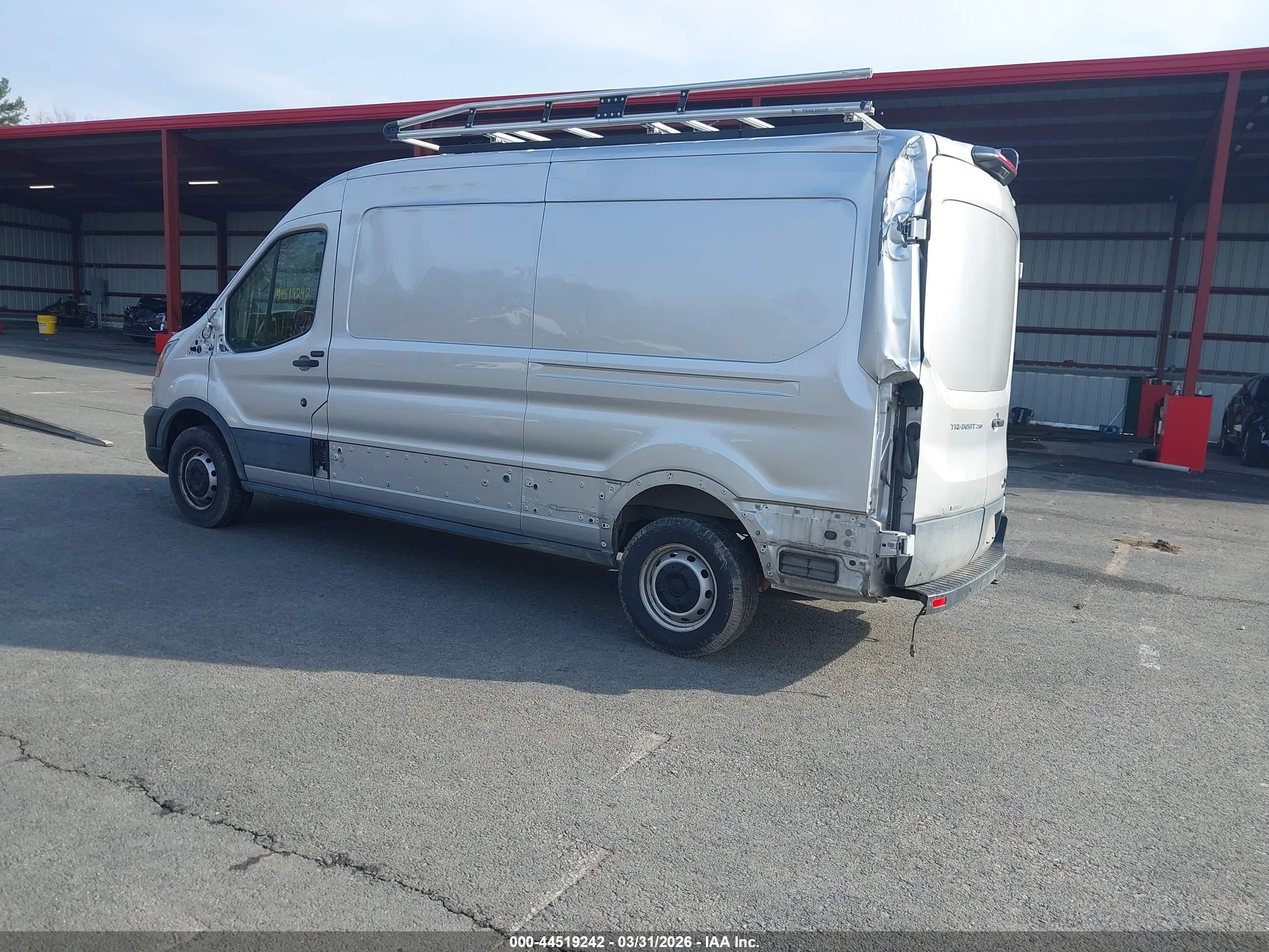 FORD TRANSIT-250 image 3
