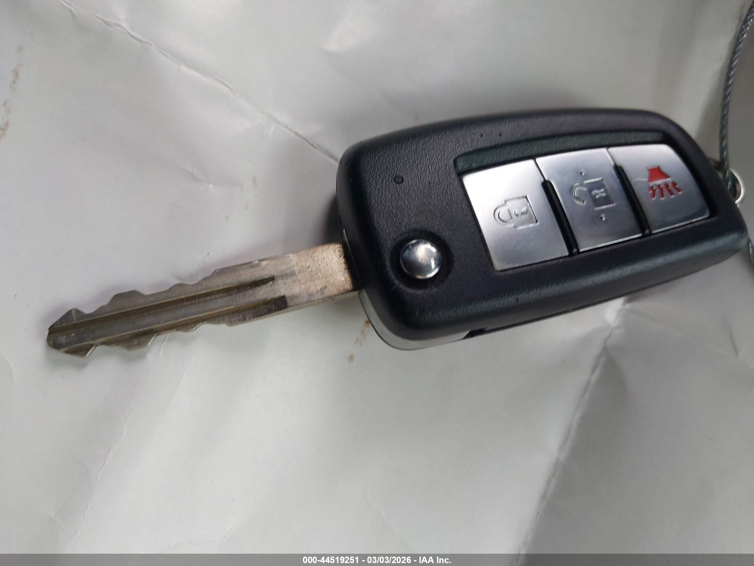 NISSAN ROGUE image 11