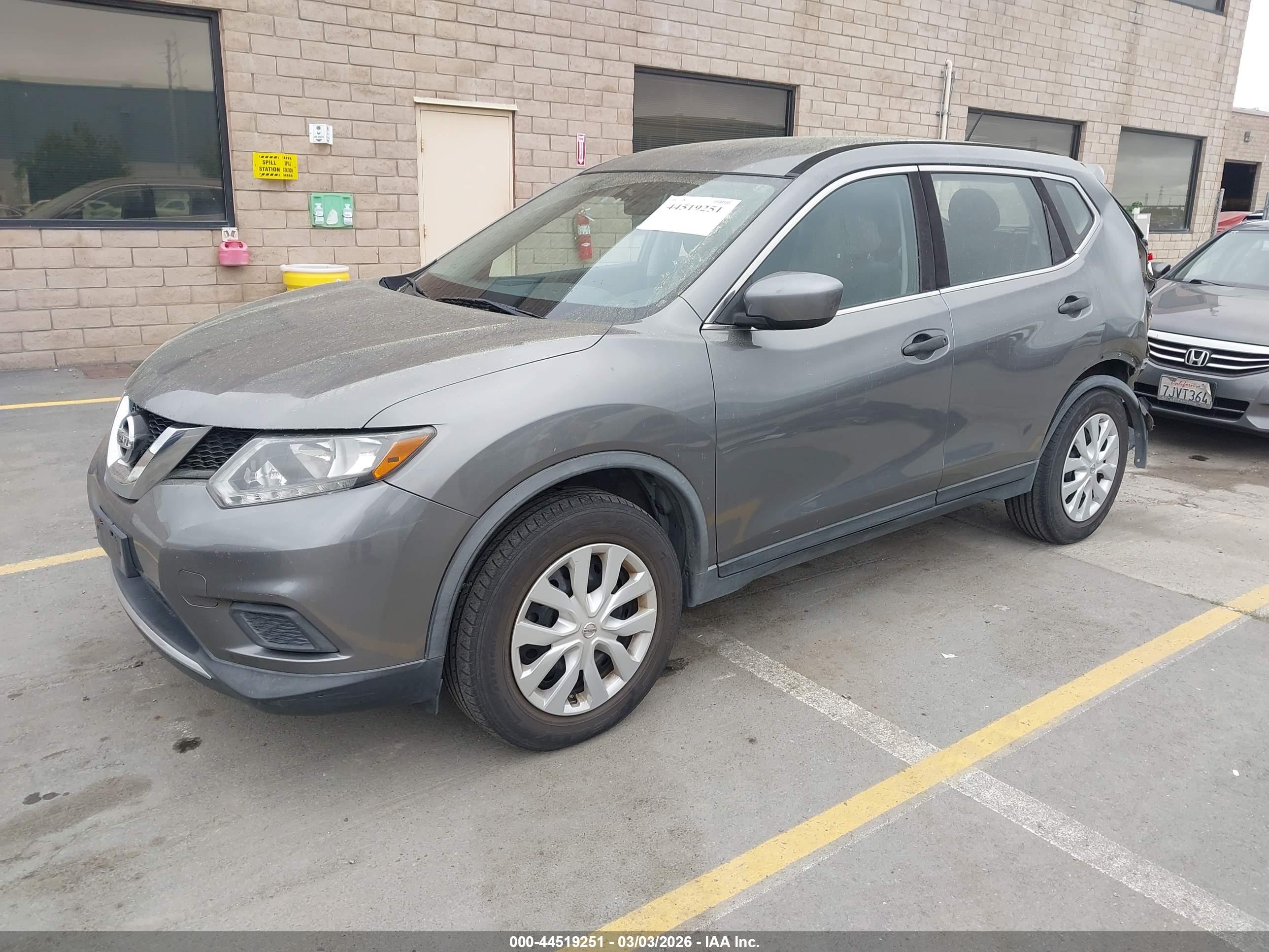 NISSAN ROGUE image 2