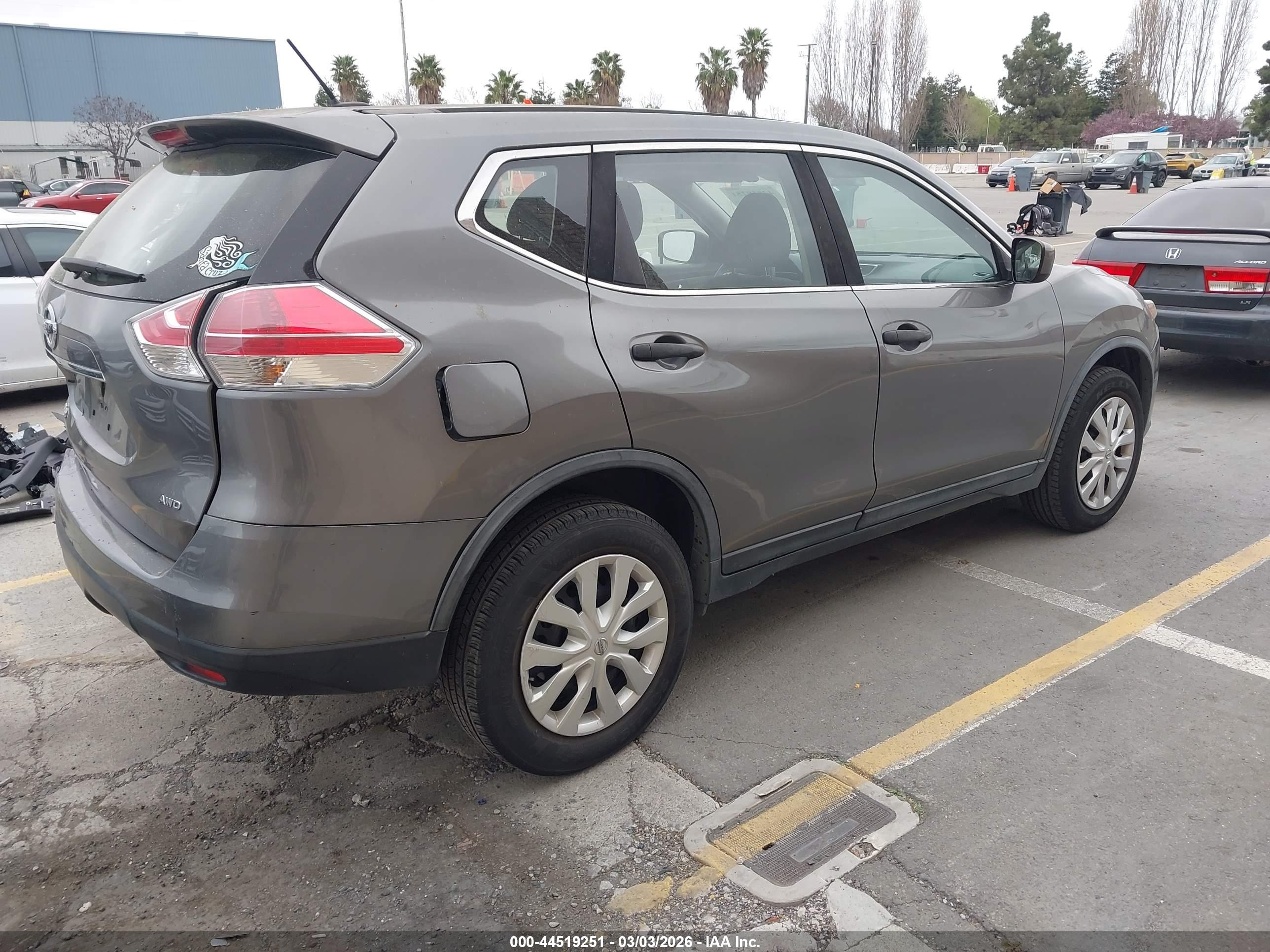 NISSAN ROGUE image 4