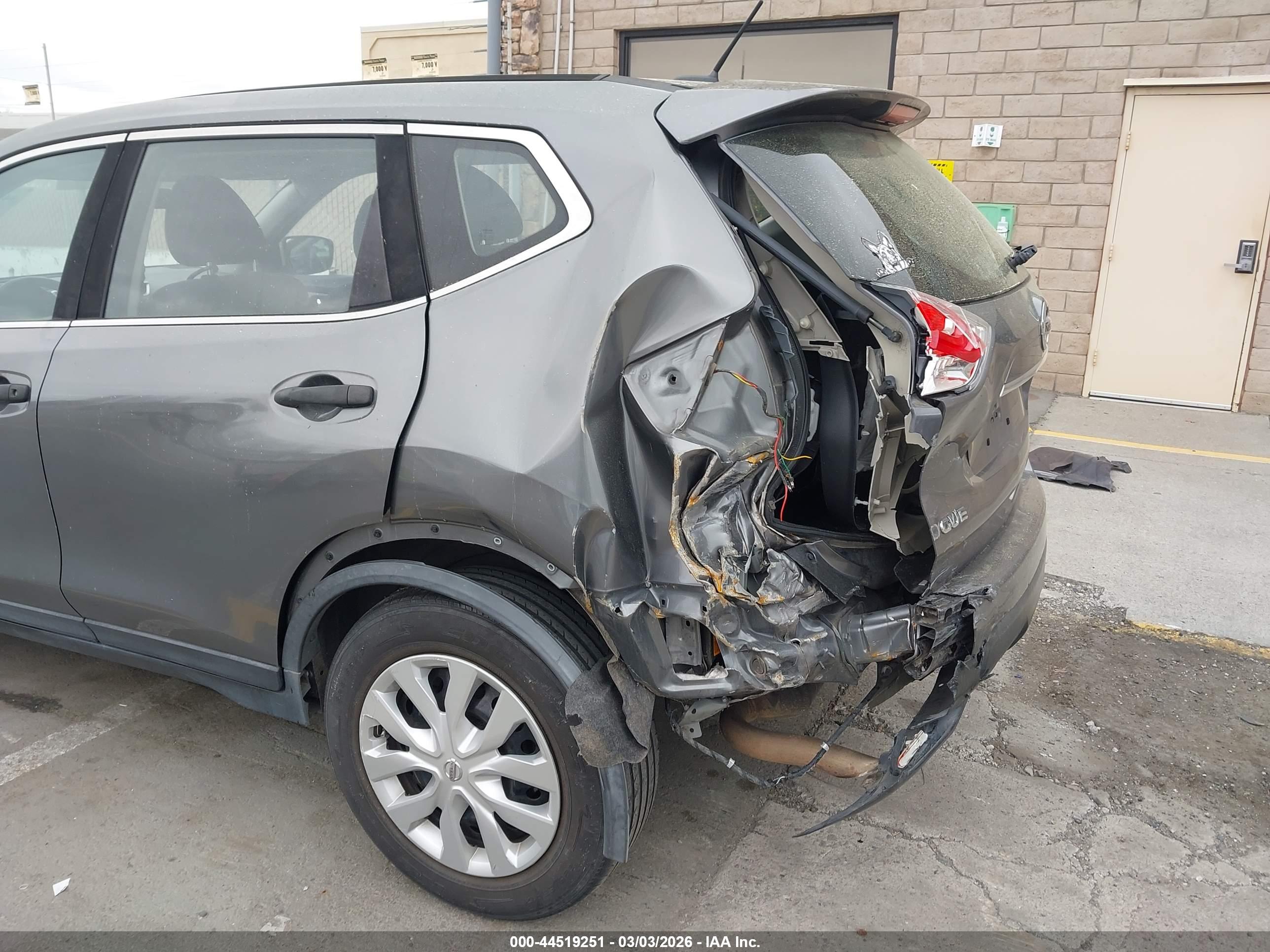 NISSAN ROGUE image 6