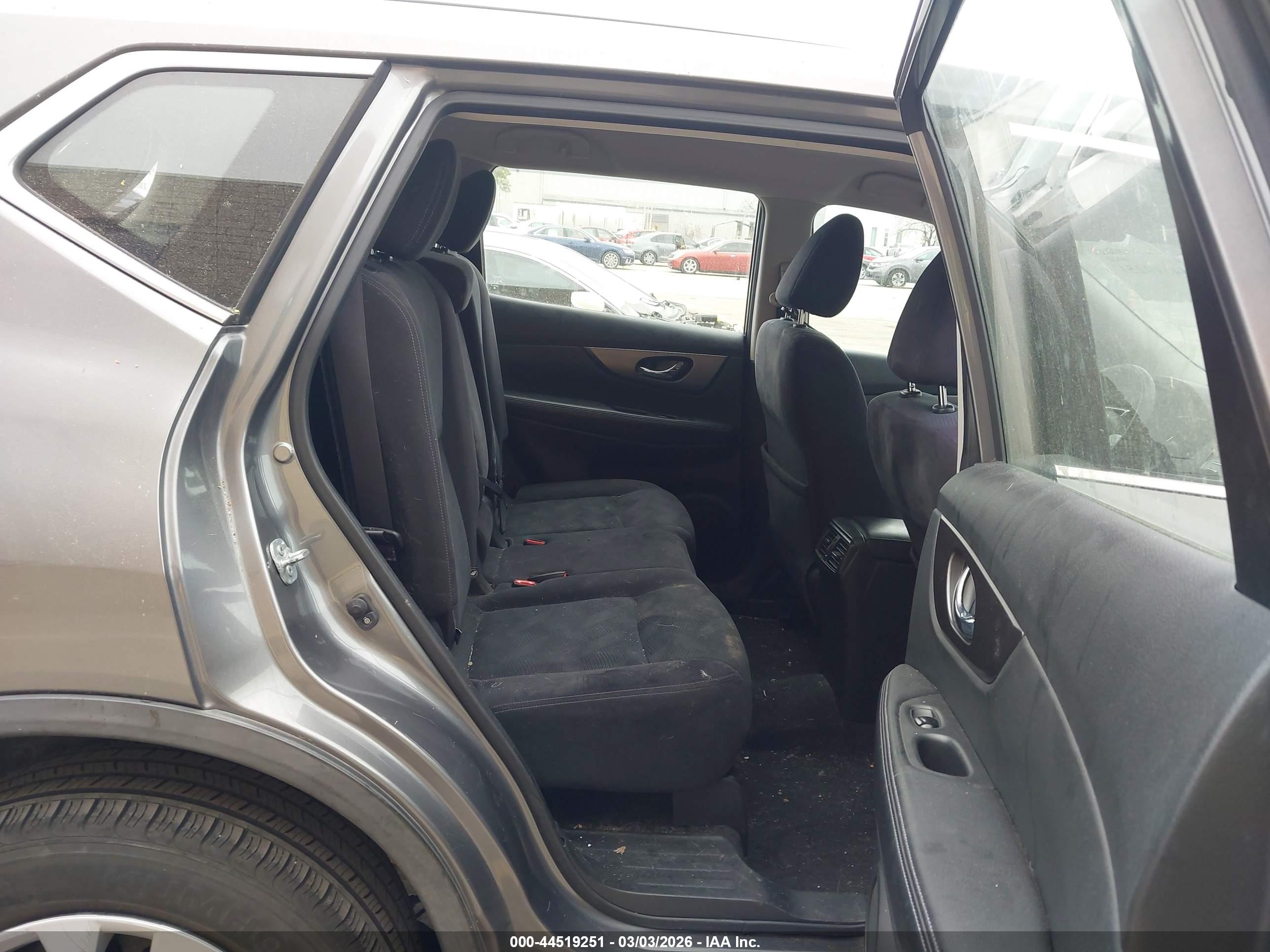 NISSAN ROGUE image 8