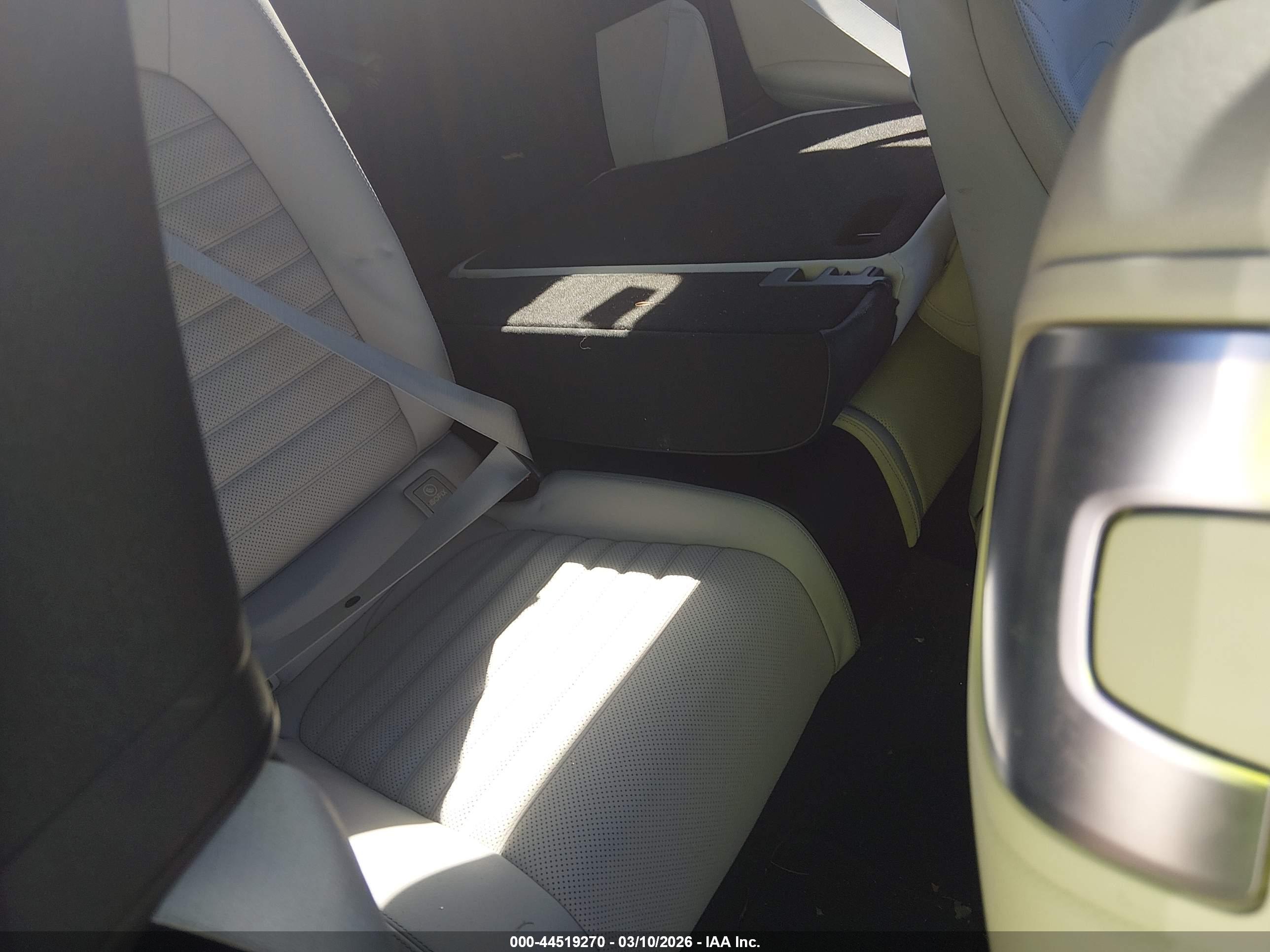 MERCEDES-BENZ C image 8