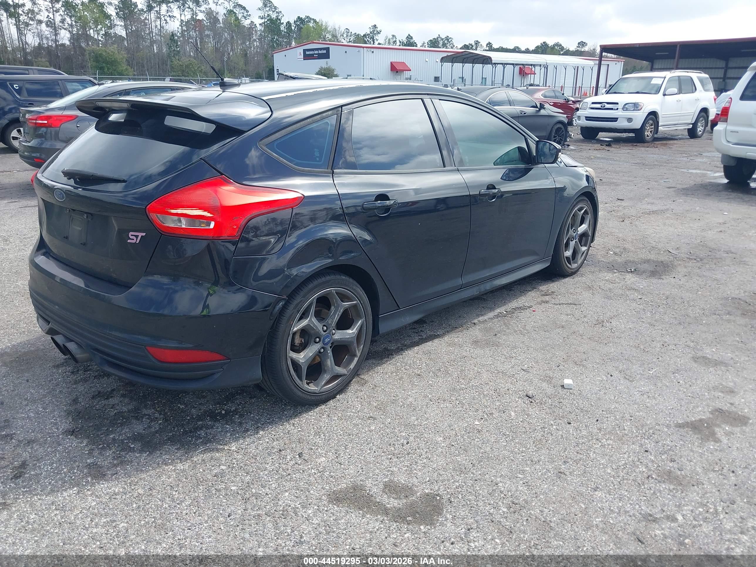 FORD FOCUS image 4
