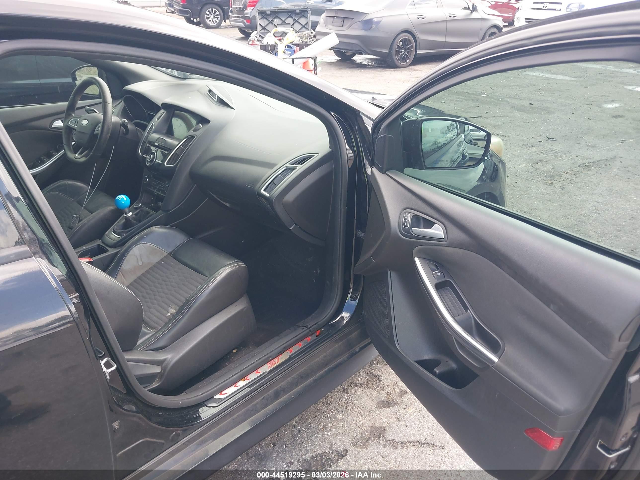 FORD FOCUS image 5