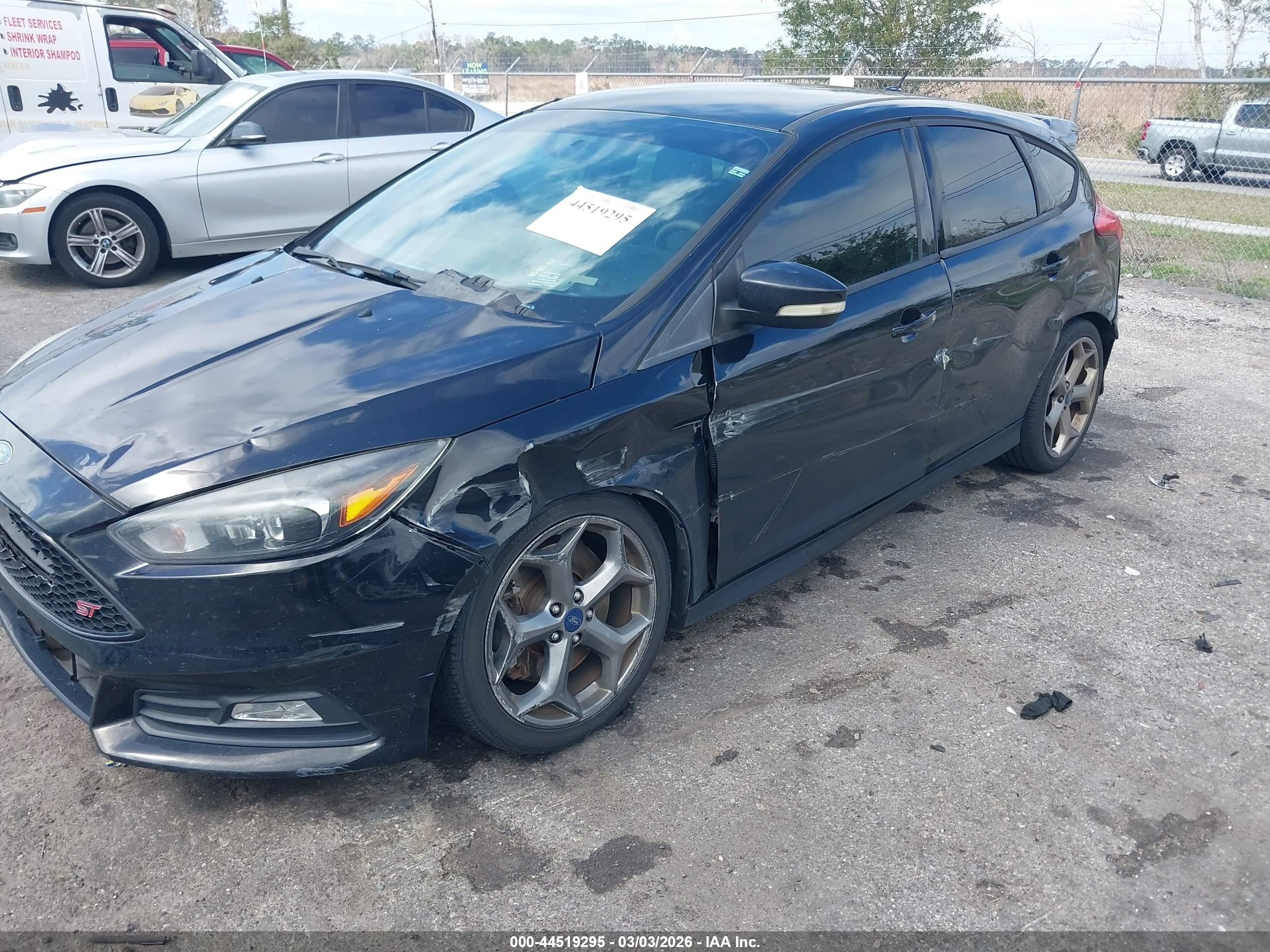 FORD FOCUS image 6