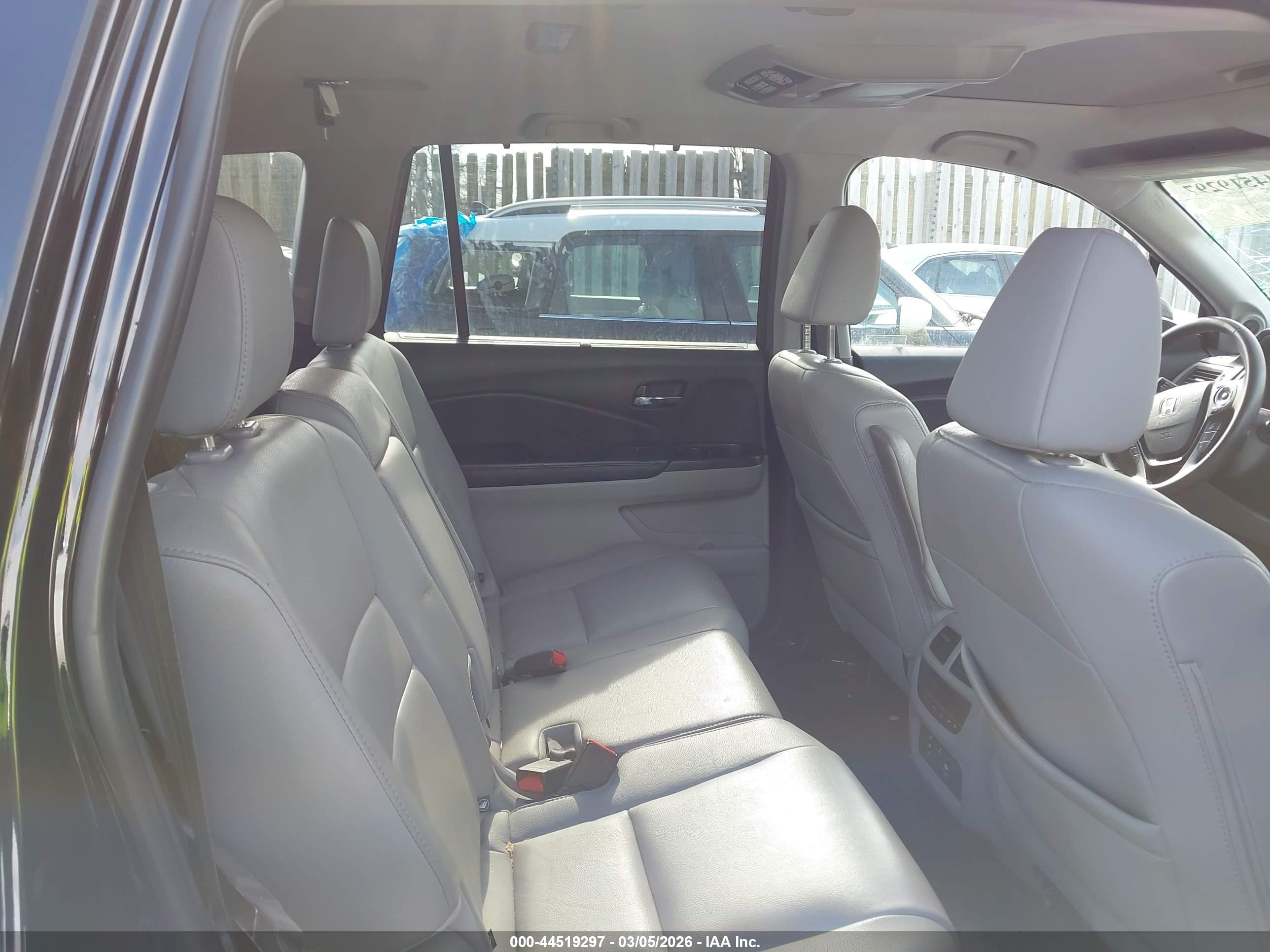 HONDA PILOT image 8