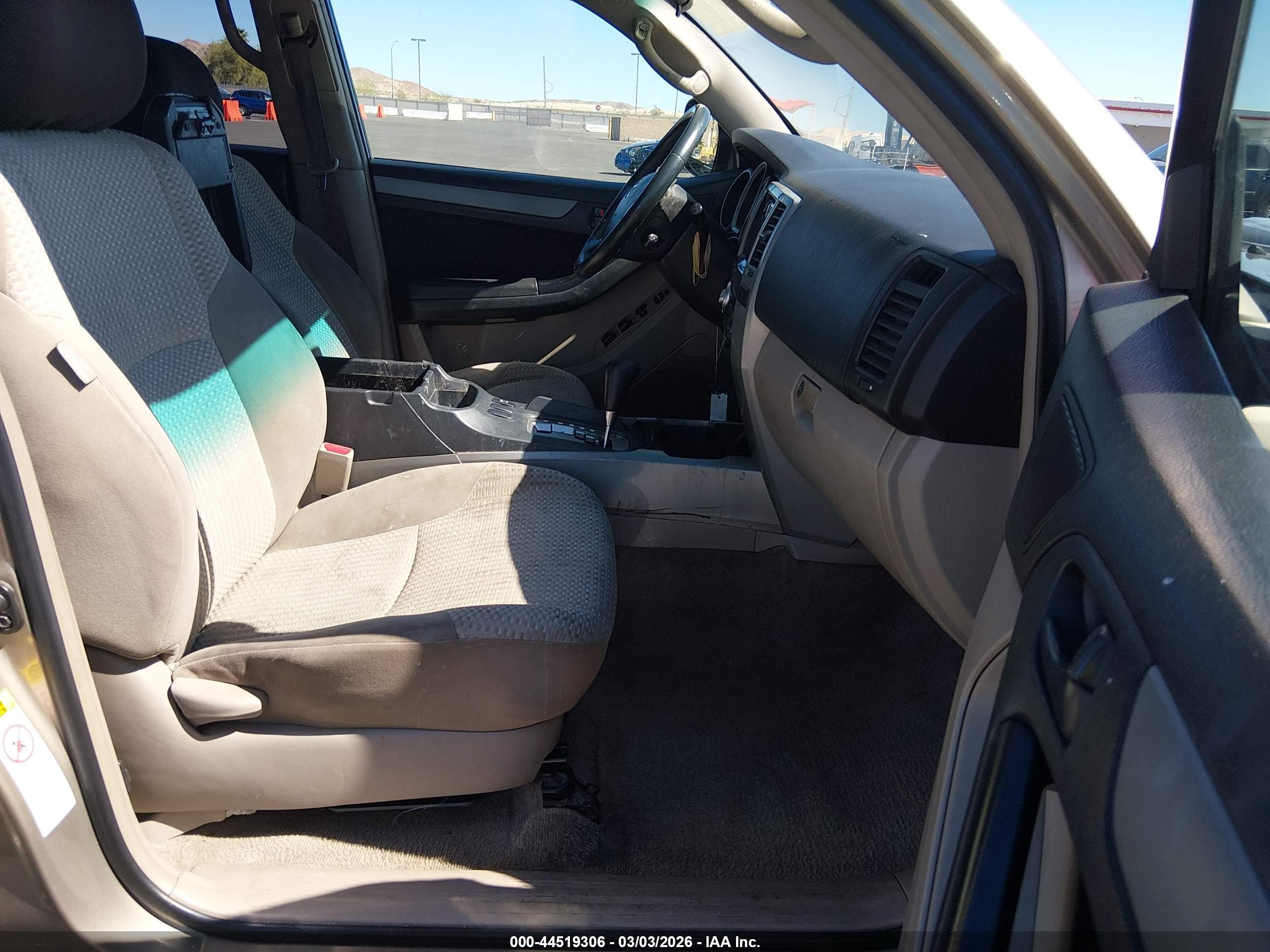 TOYOTA 4RUNNER image 5