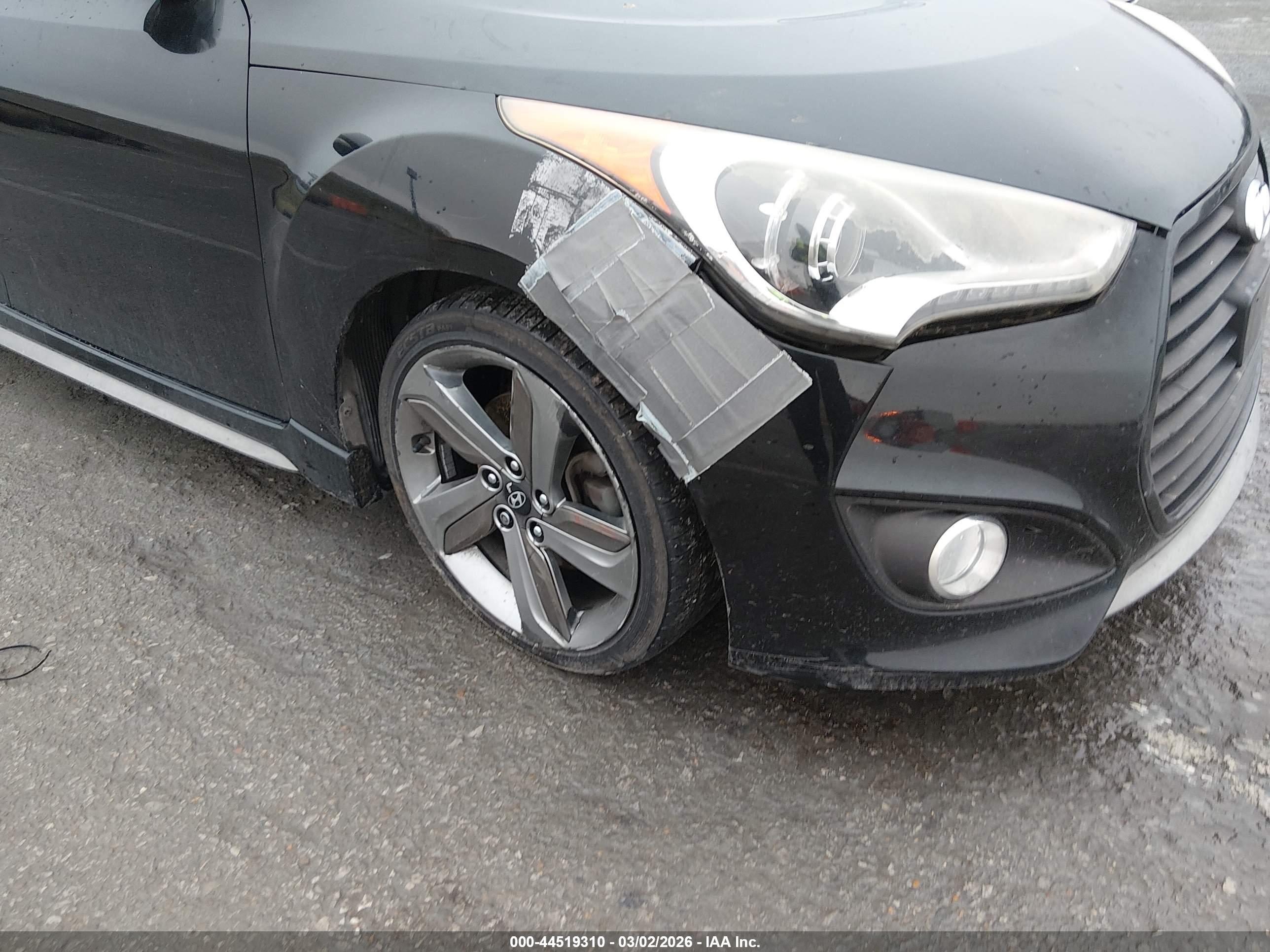 HYUNDAI VELOSTER image 6