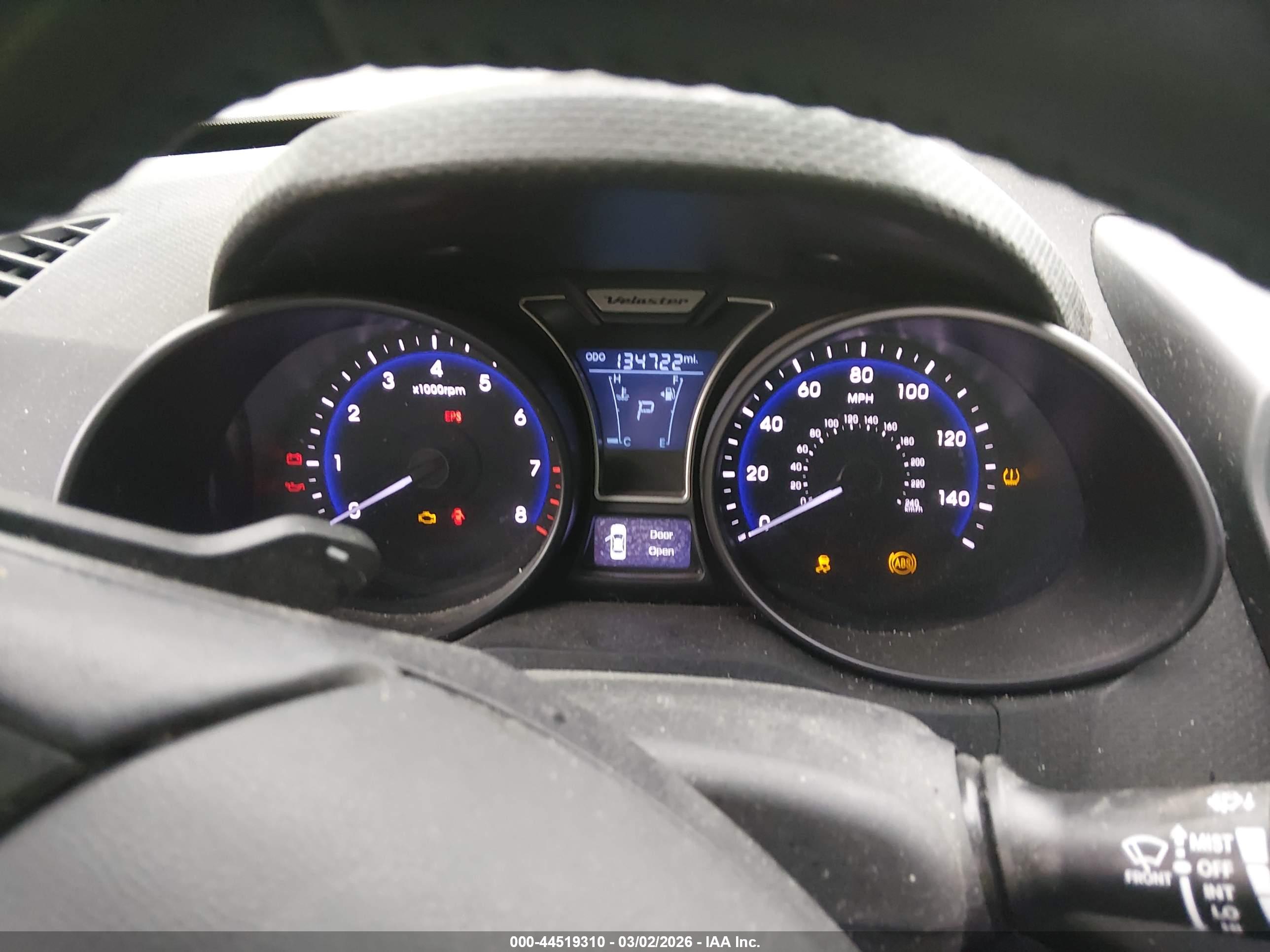 HYUNDAI VELOSTER image 7