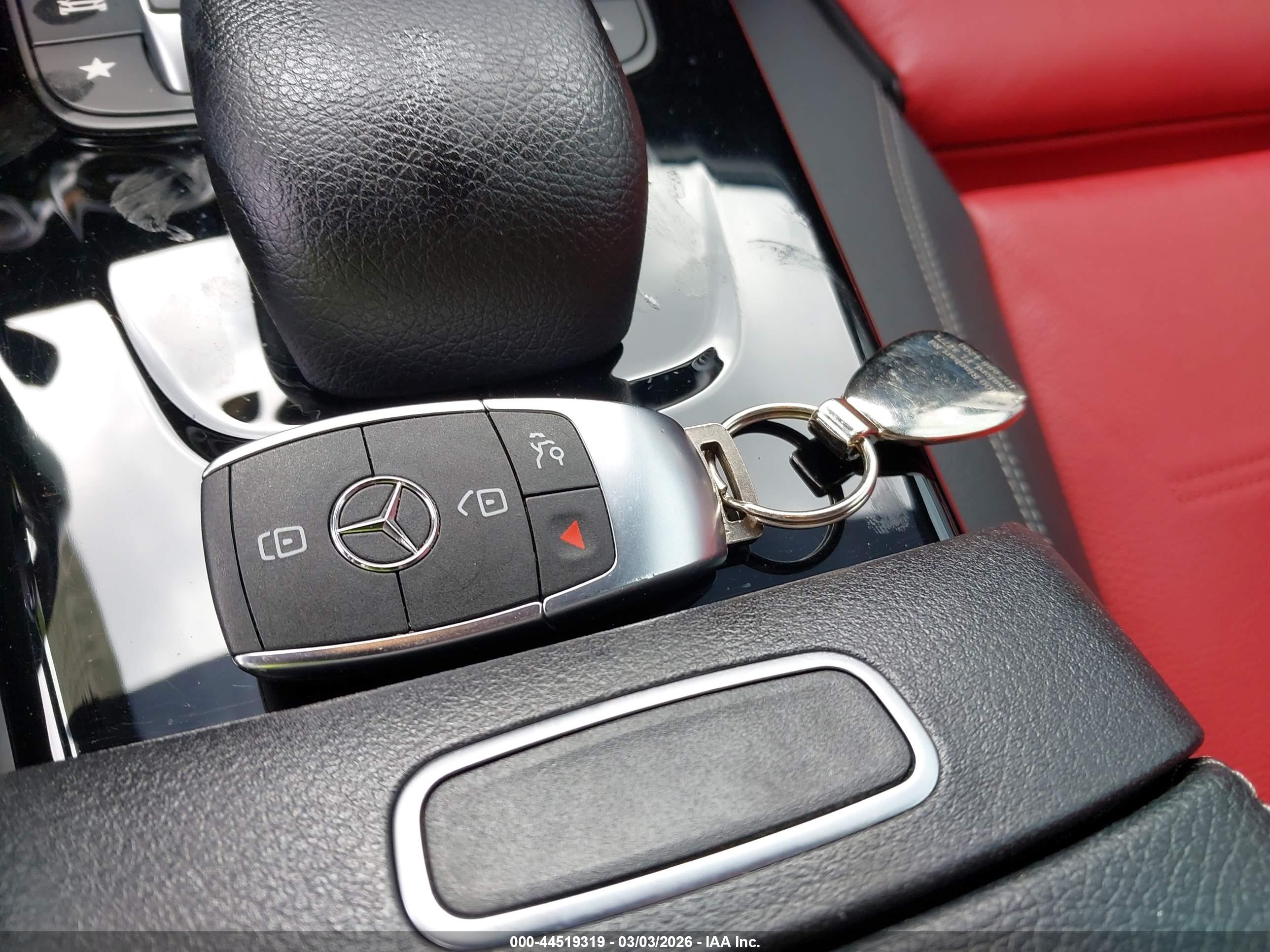 MERCEDES-BENZ CLA image 11
