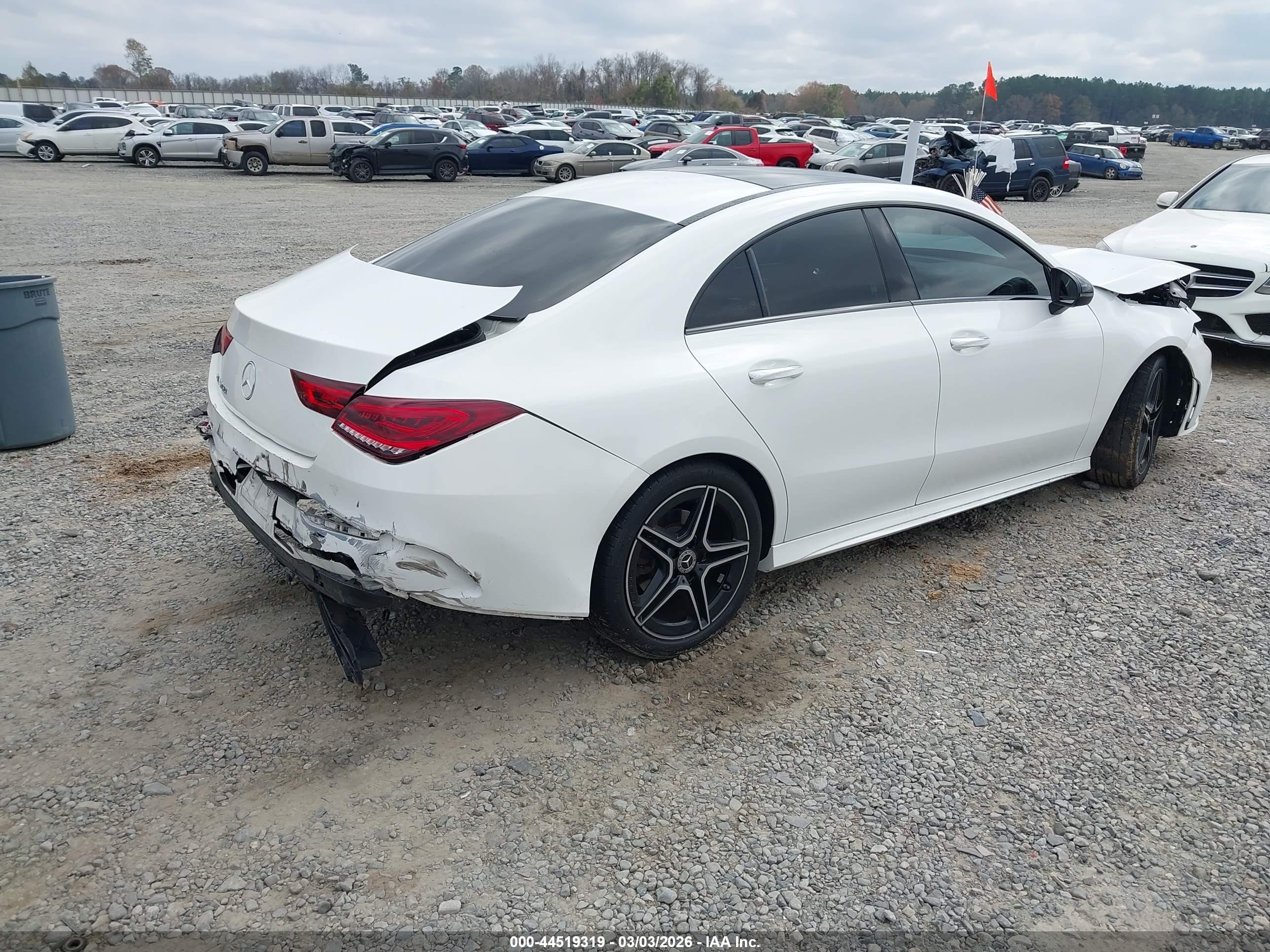 MERCEDES-BENZ CLA image 4