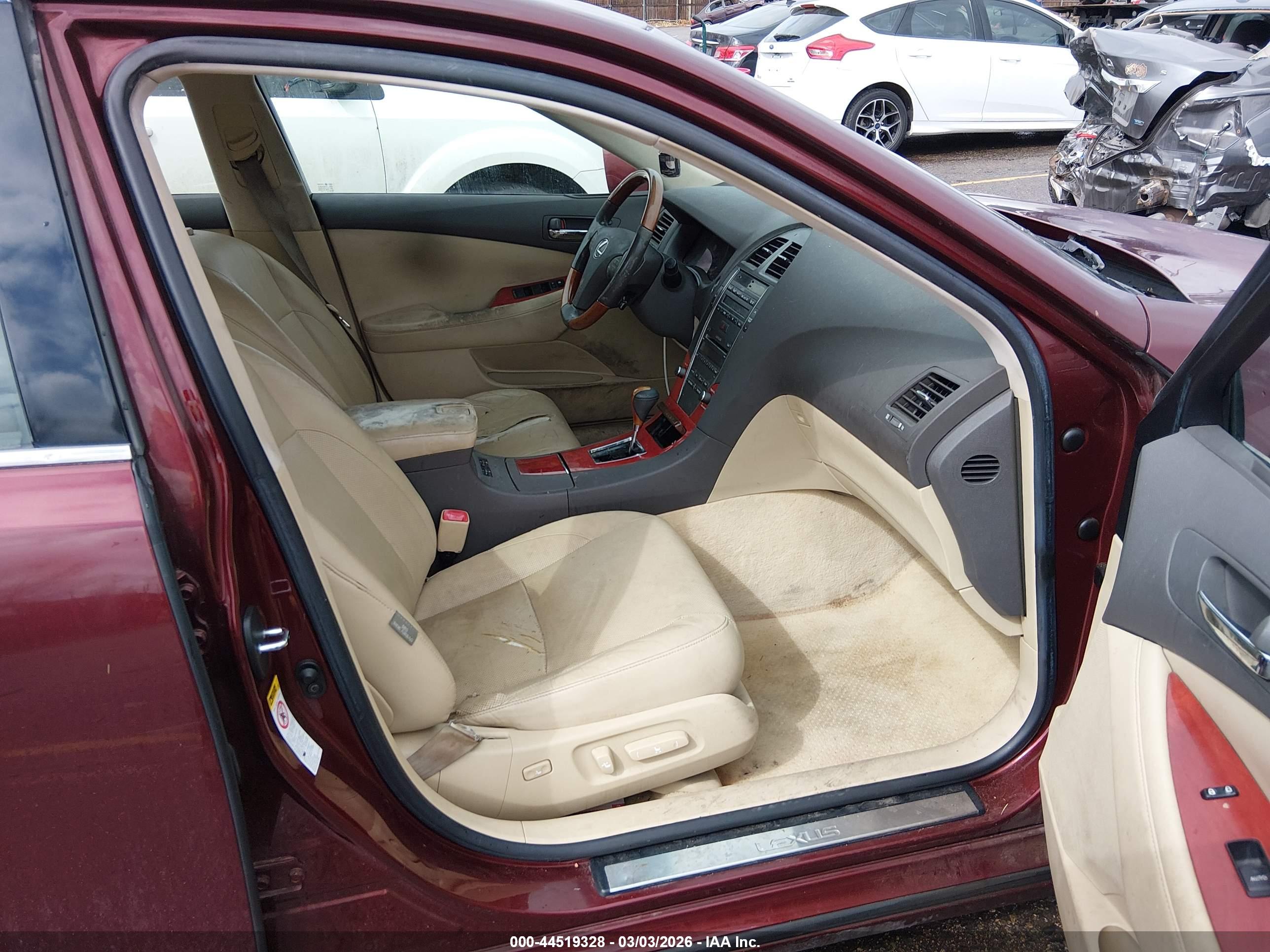 LEXUS ES image 5