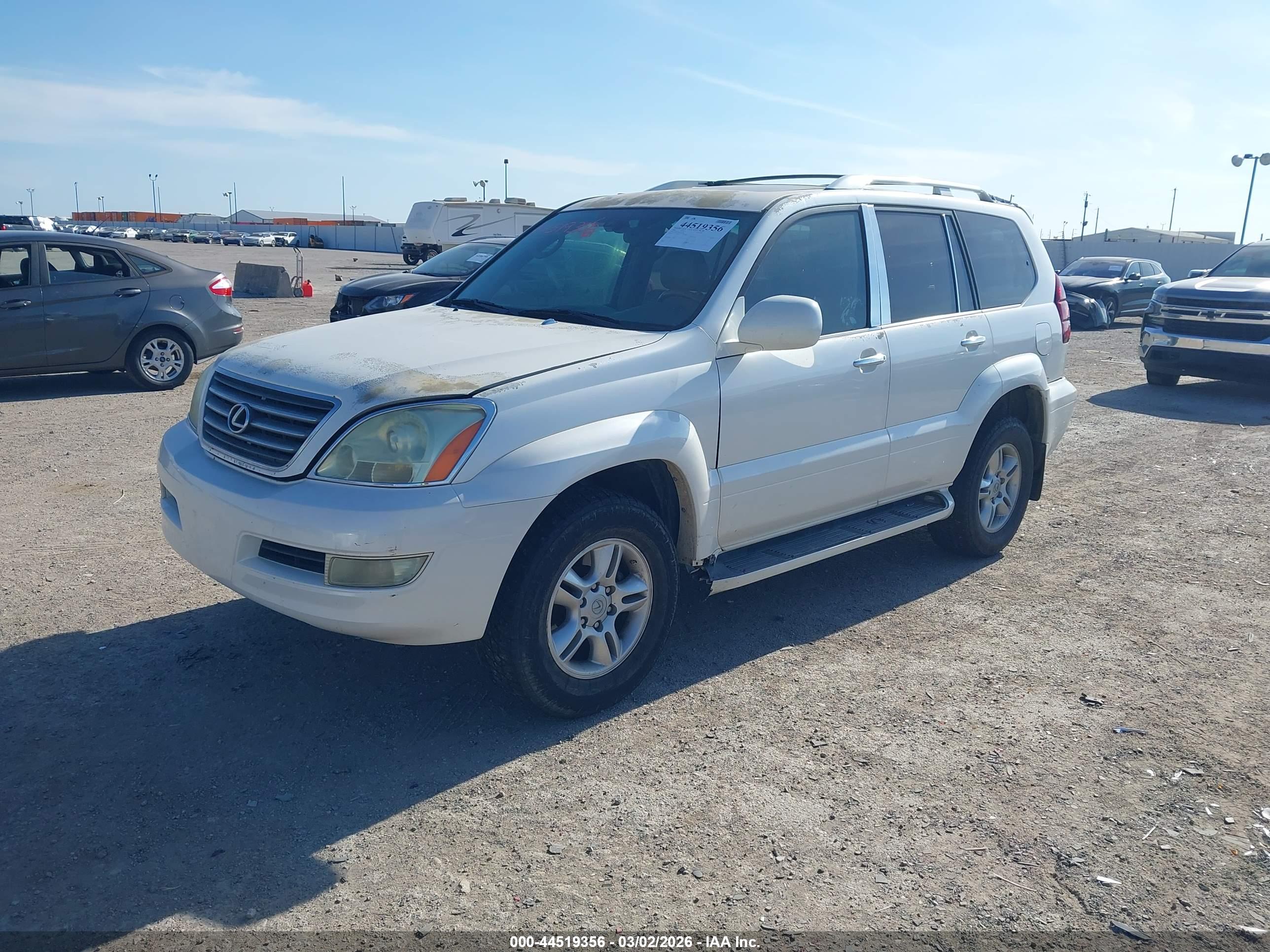 LEXUS GX image 2