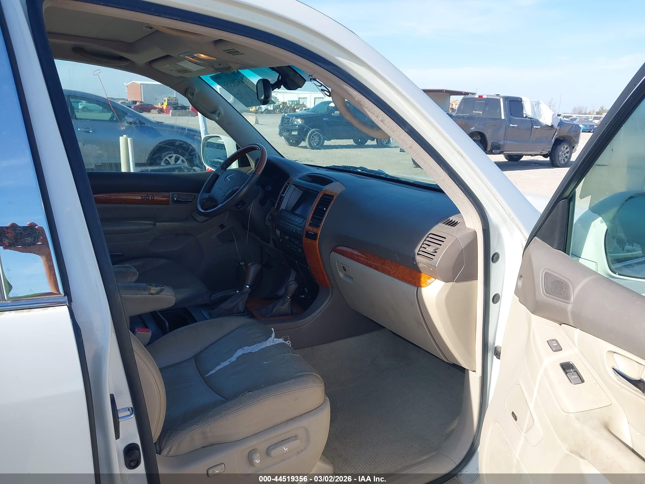 LEXUS GX image 5