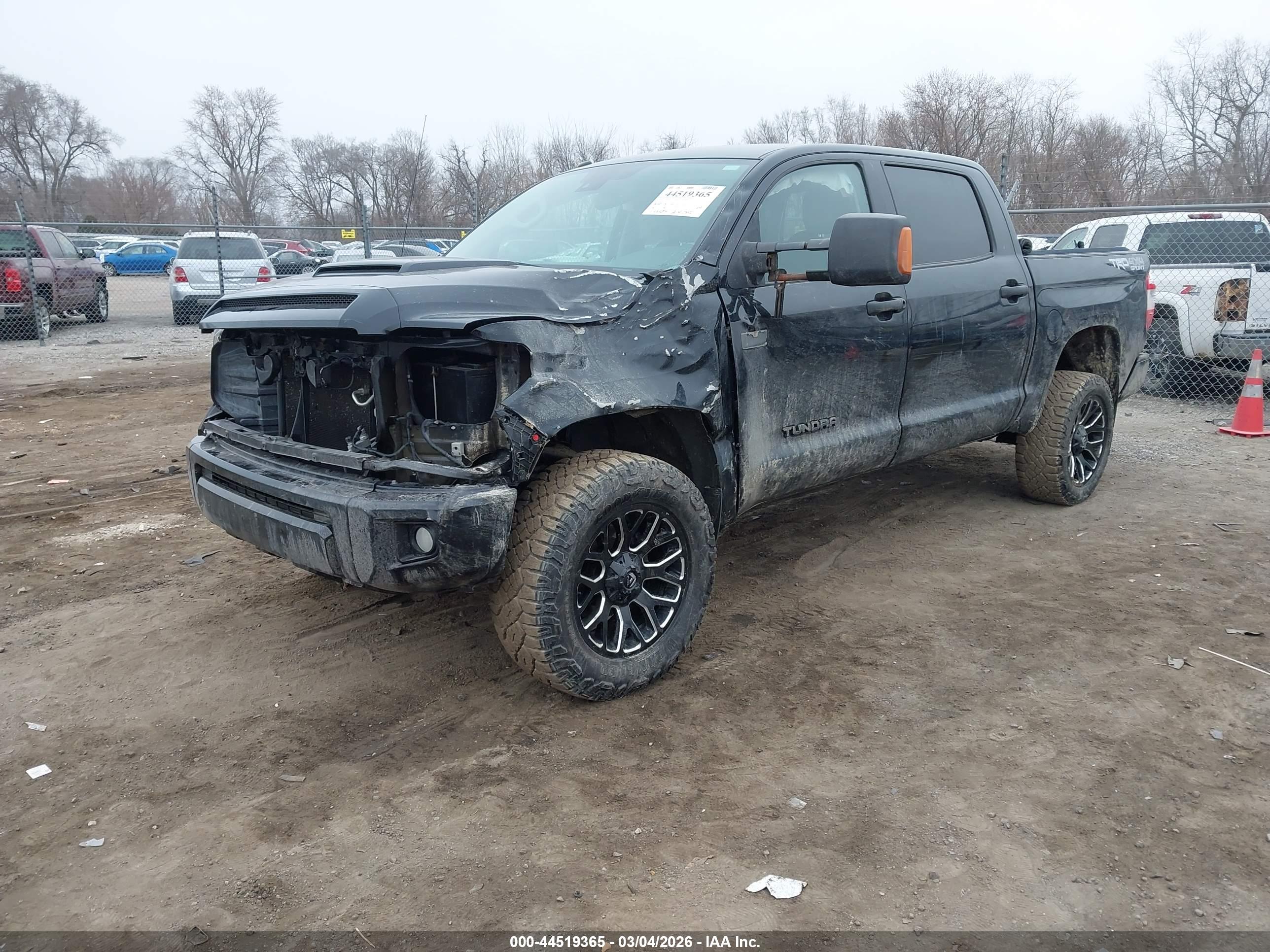 TOYOTA TUNDRA image 2