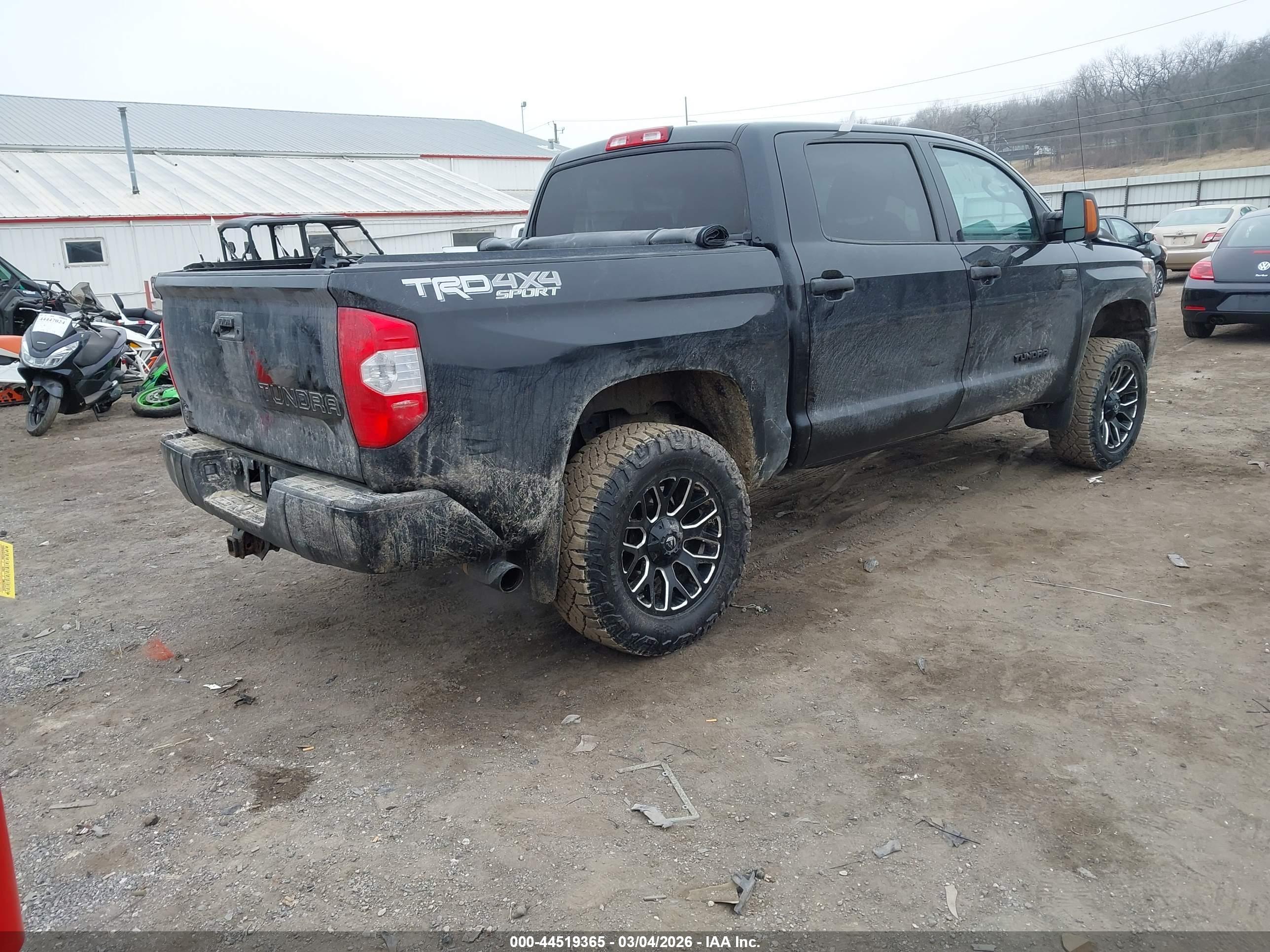 TOYOTA TUNDRA image 4