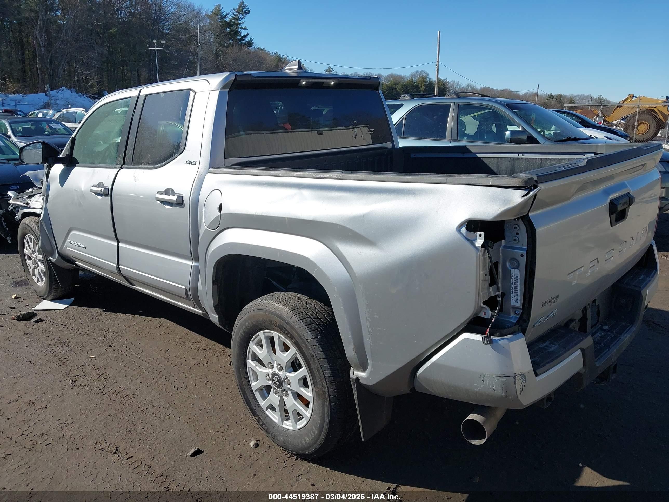 TOYOTA TACOMA image 3