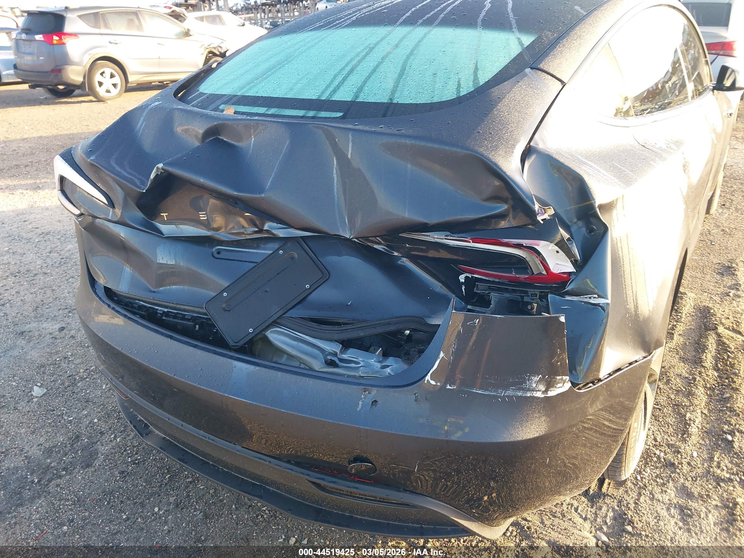TESLA MODEL image 6