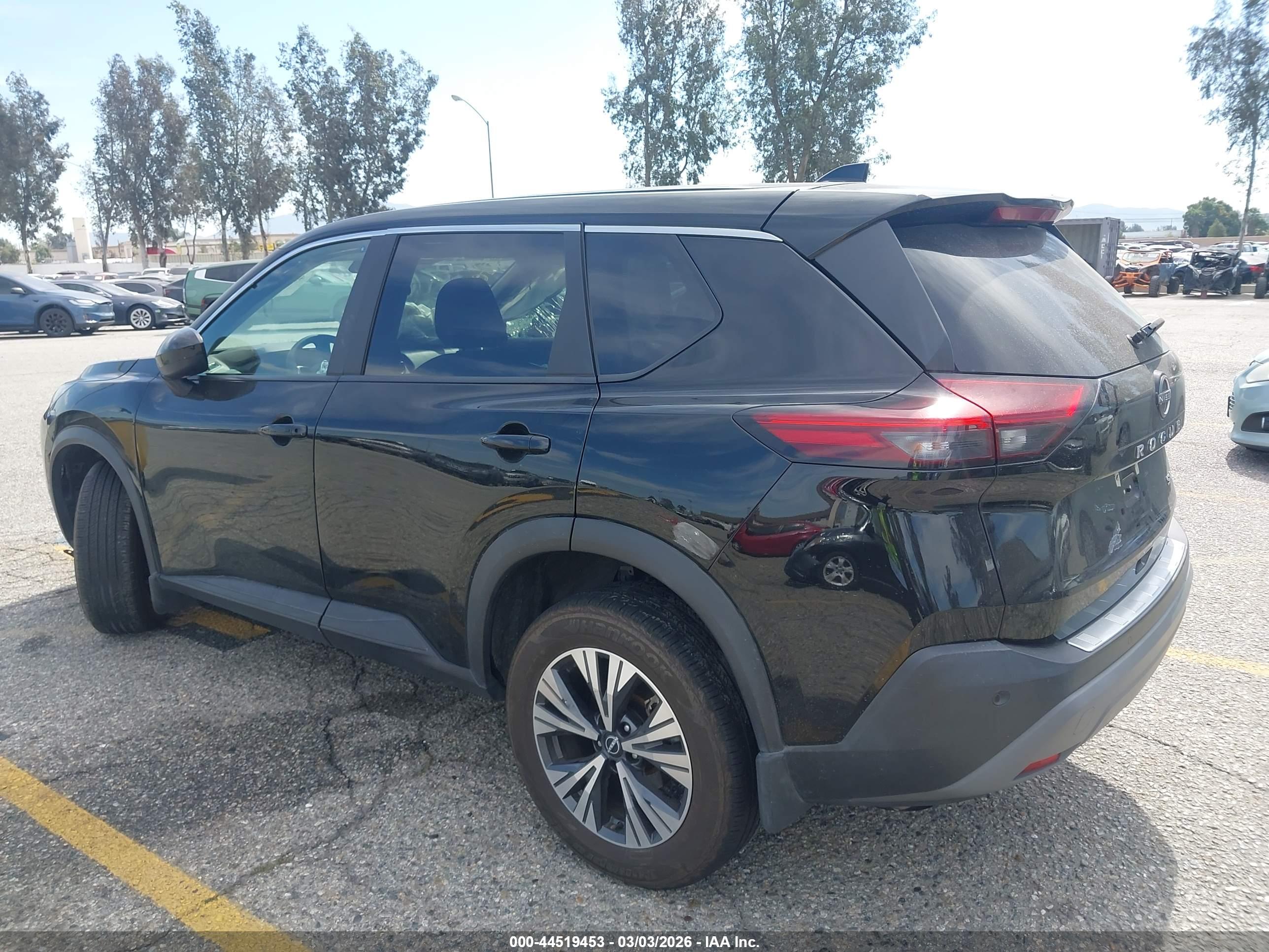 NISSAN ROGUE image 3