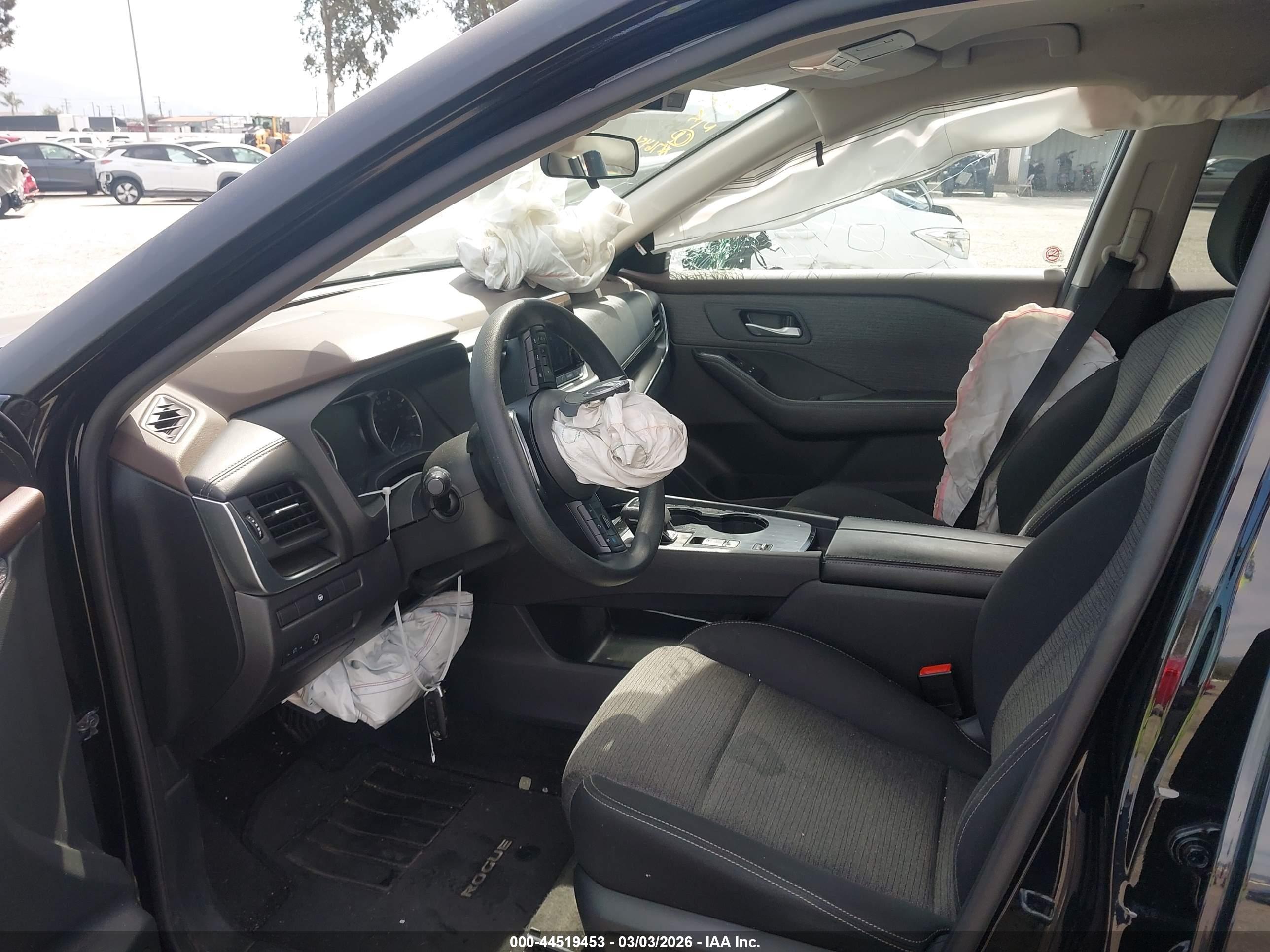 NISSAN ROGUE image 5
