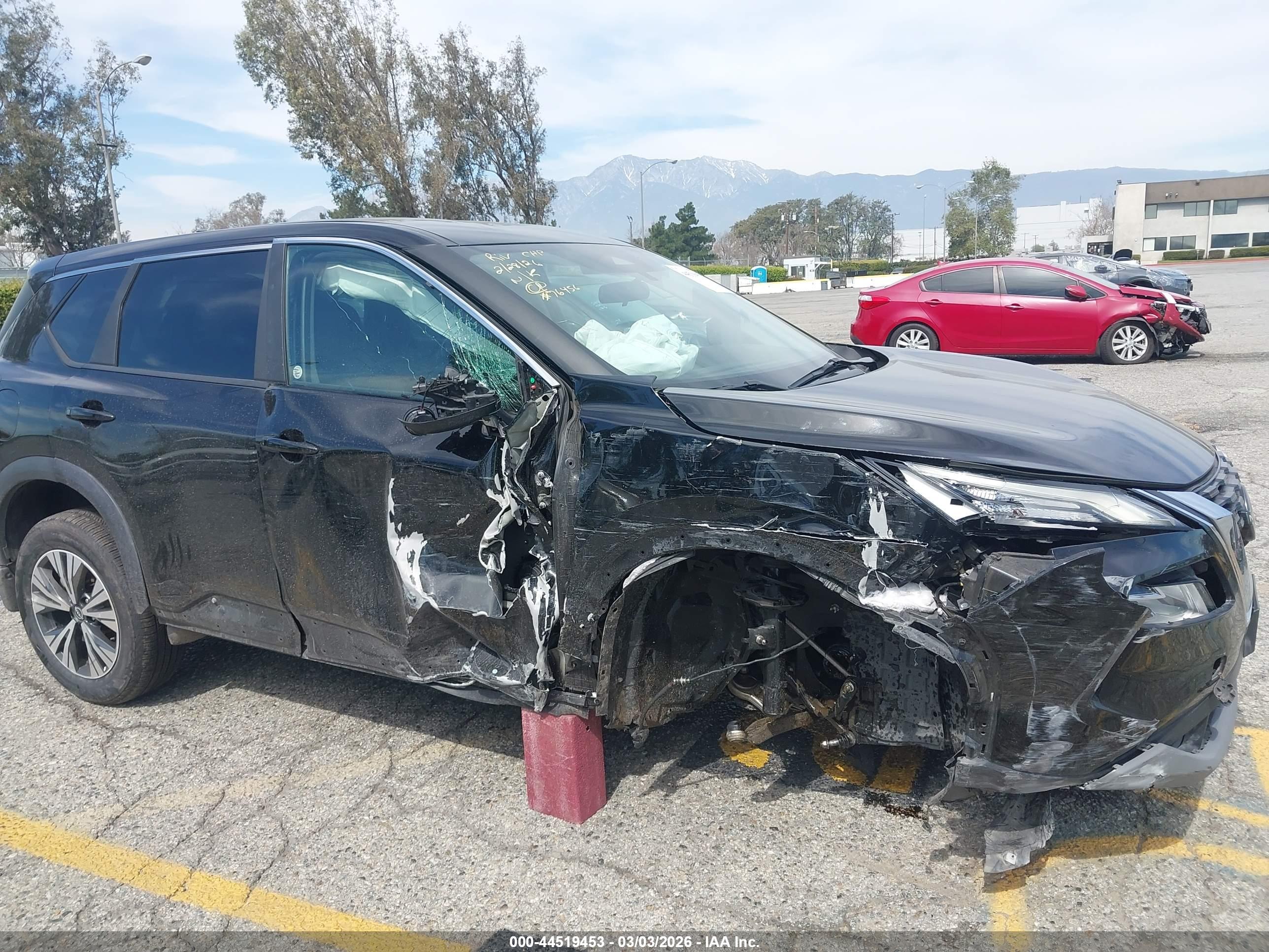 NISSAN ROGUE image 6