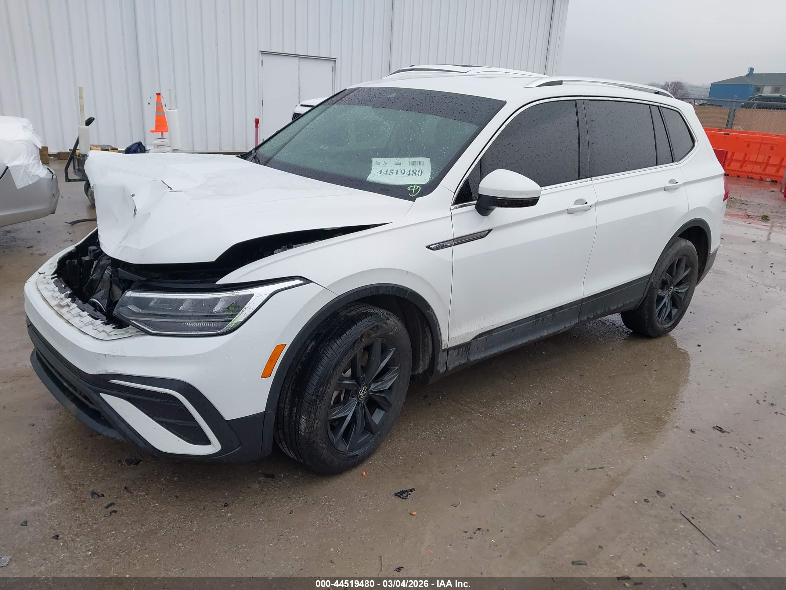 VOLKSWAGEN TIGUAN image 2