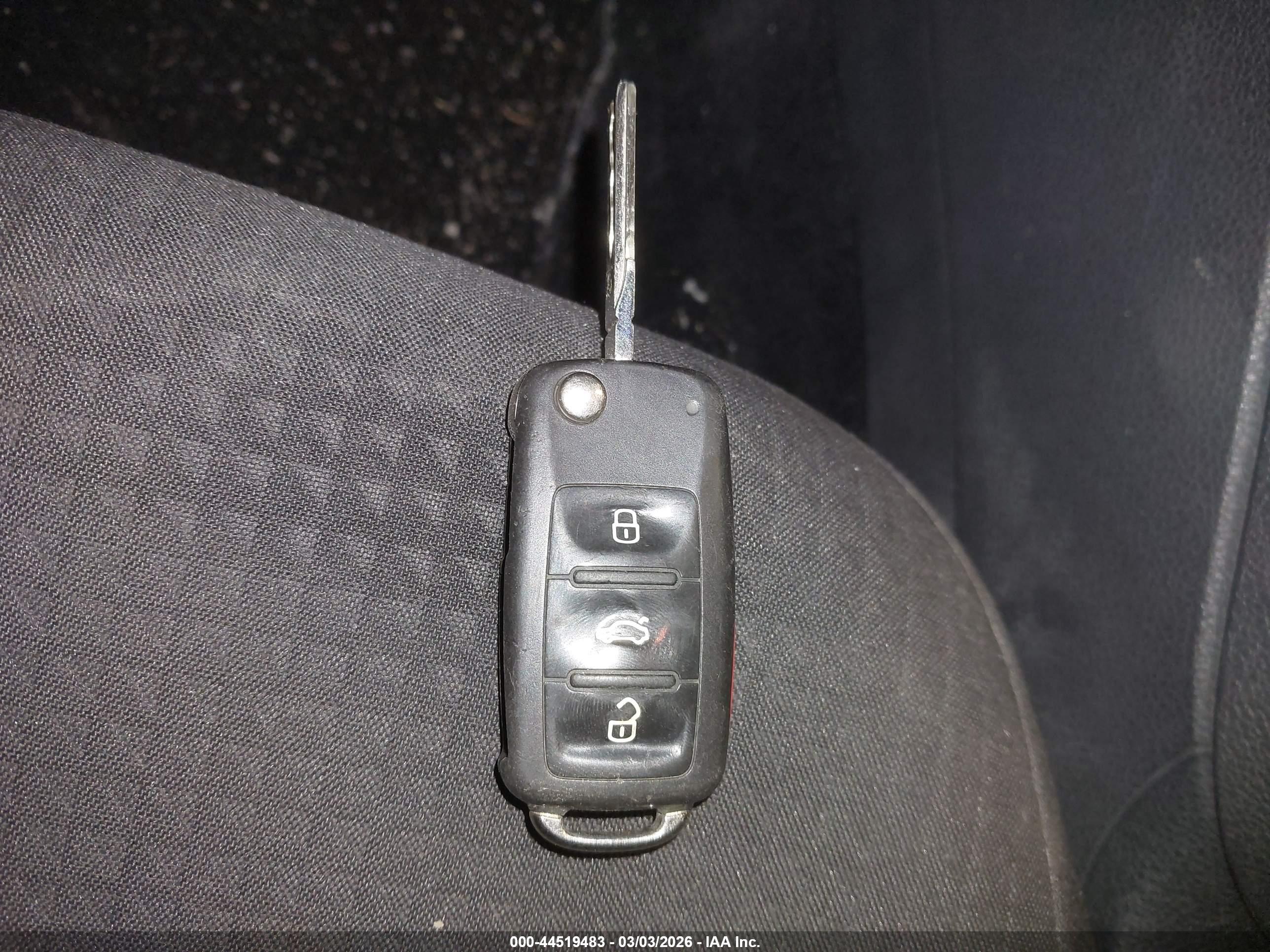 VOLKSWAGEN JETTA image 11