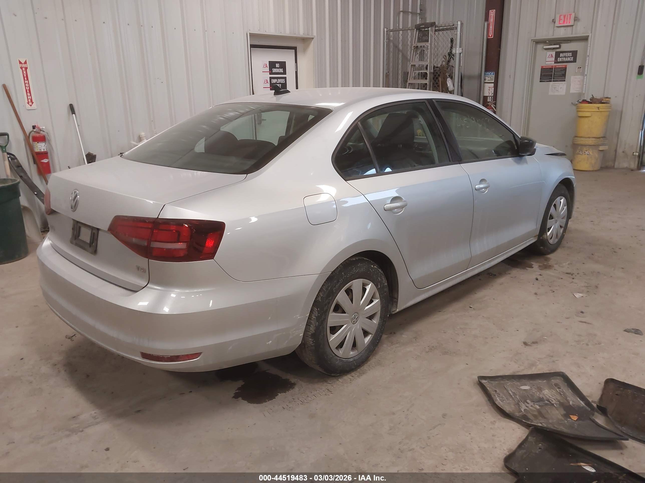 VOLKSWAGEN JETTA image 4