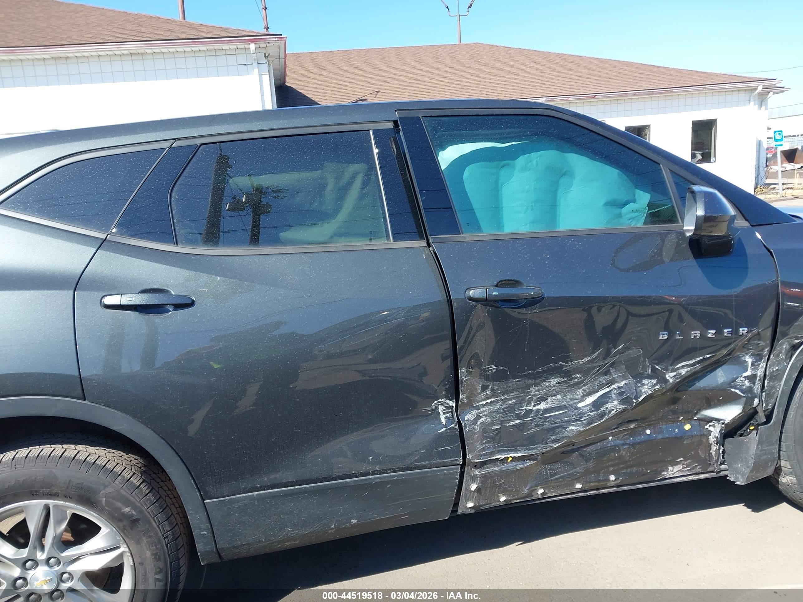 CHEVROLET BLAZER image 6