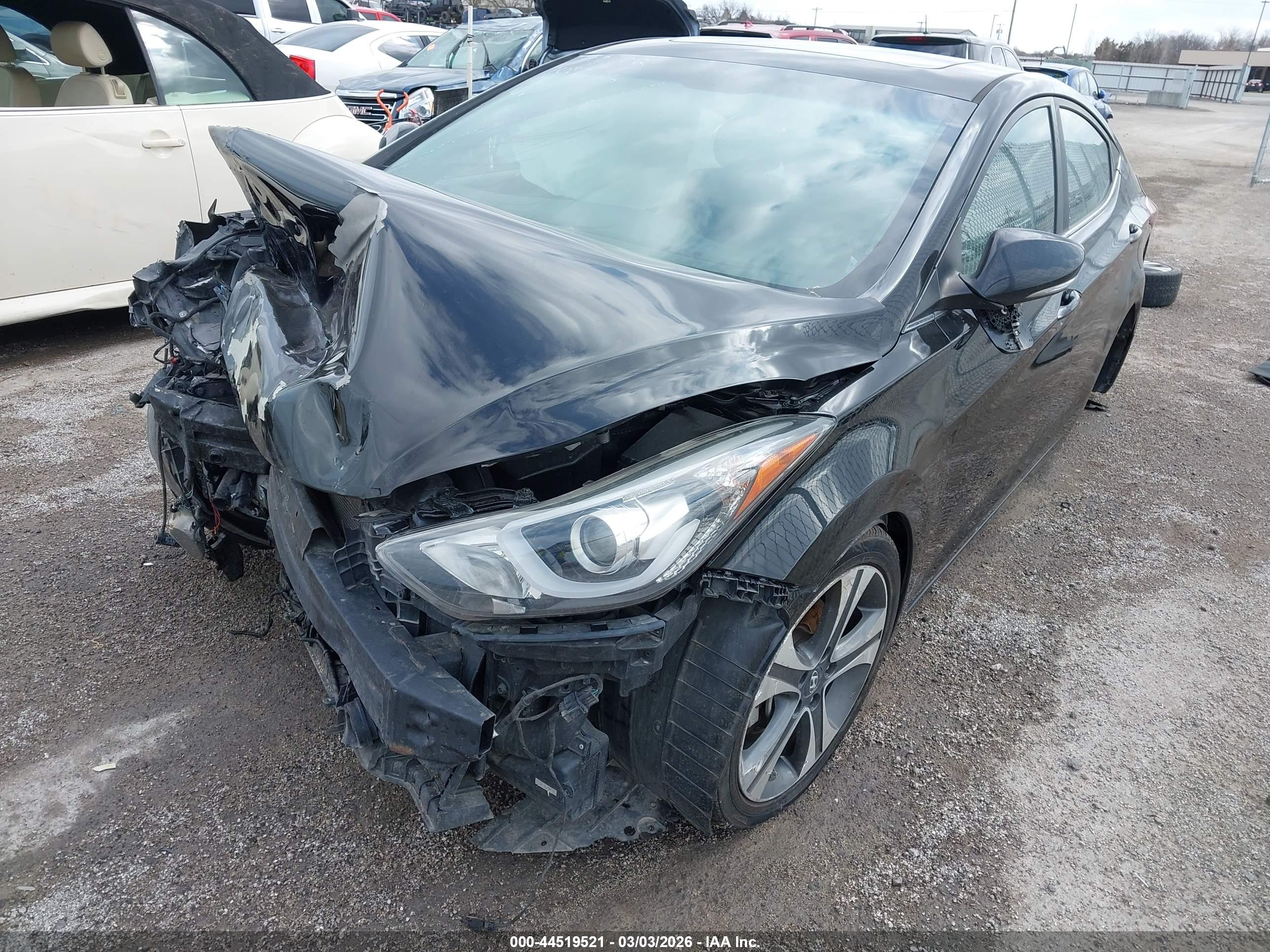HYUNDAI ELANTRA image 2