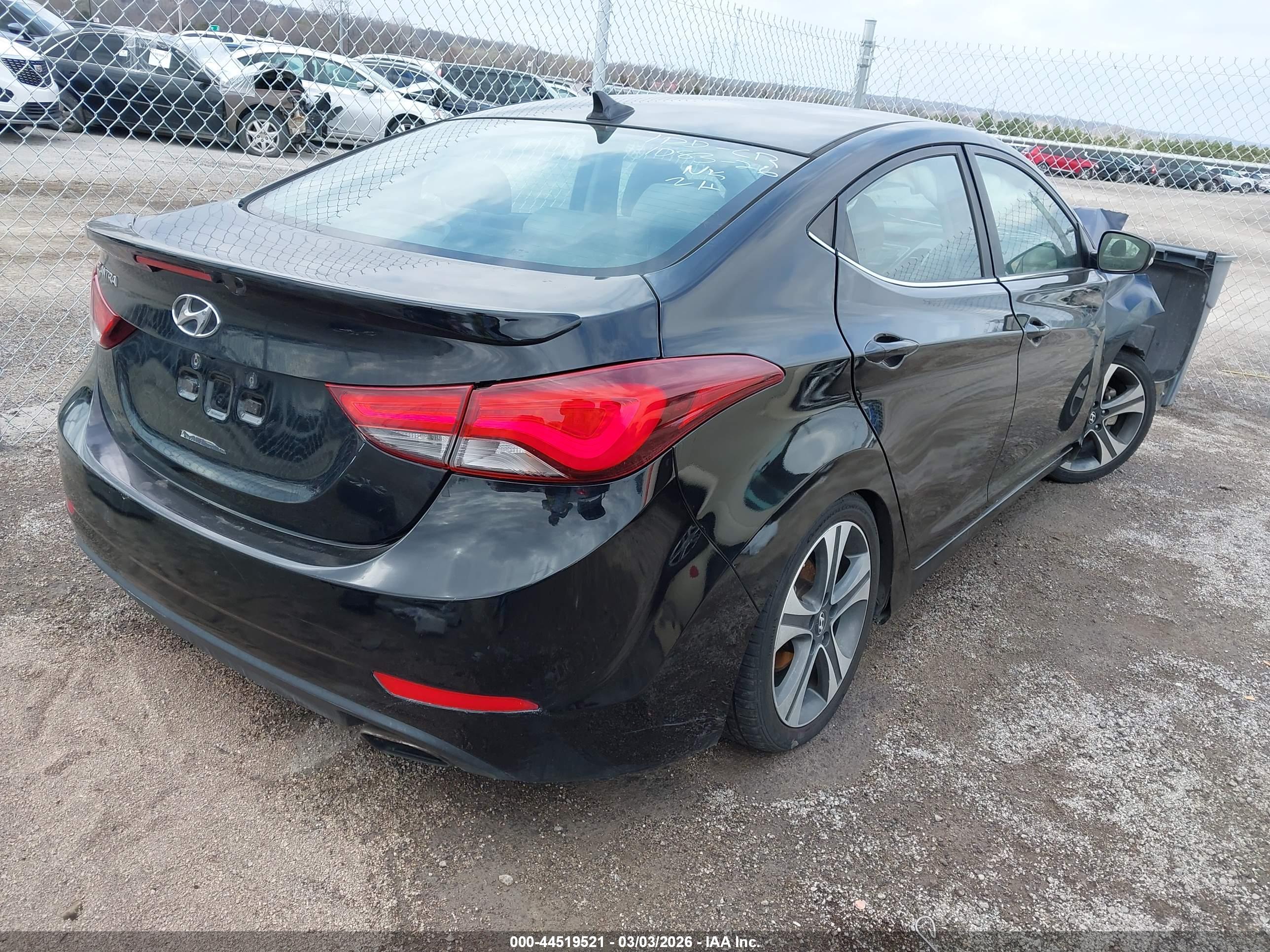 HYUNDAI ELANTRA image 4