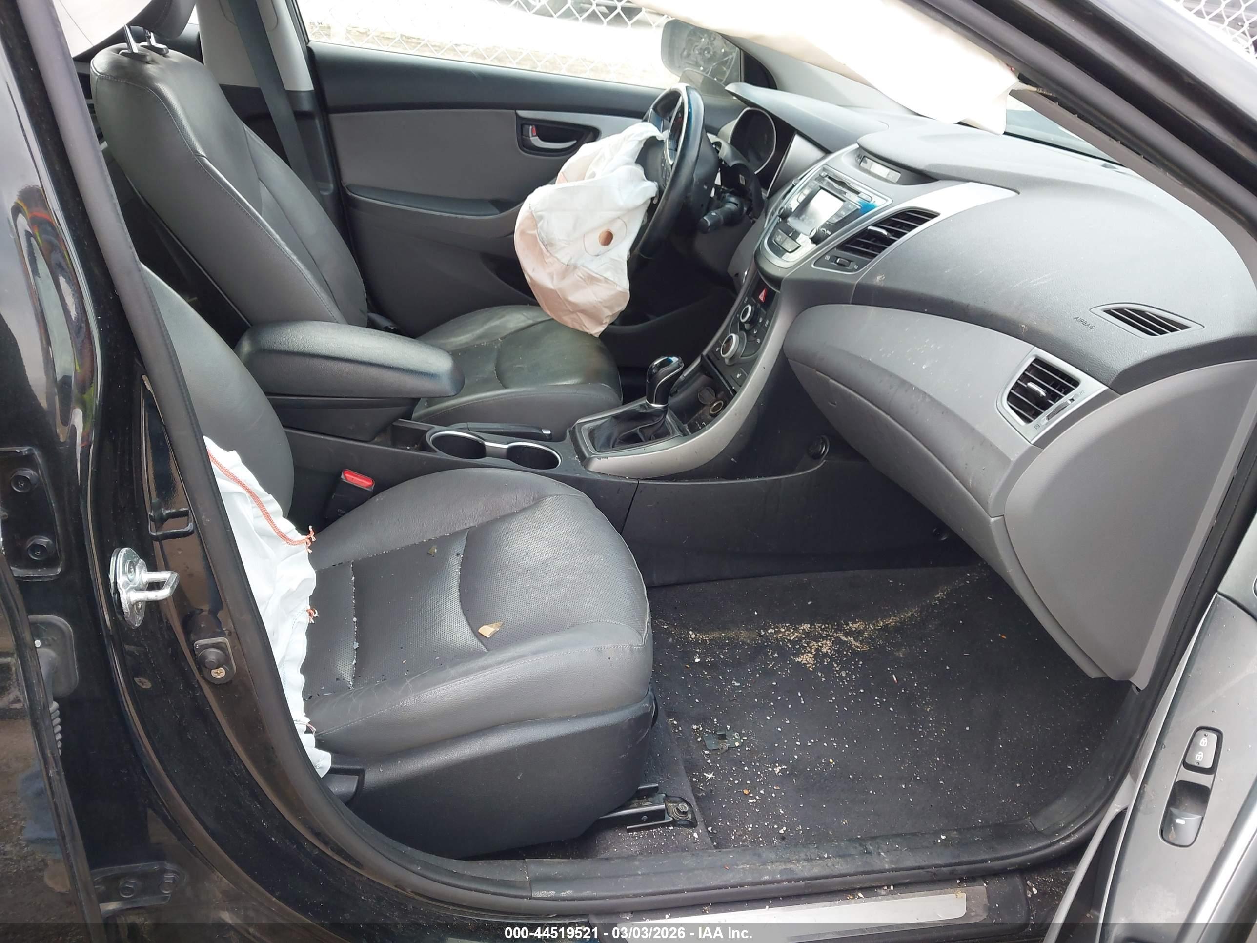 HYUNDAI ELANTRA image 5