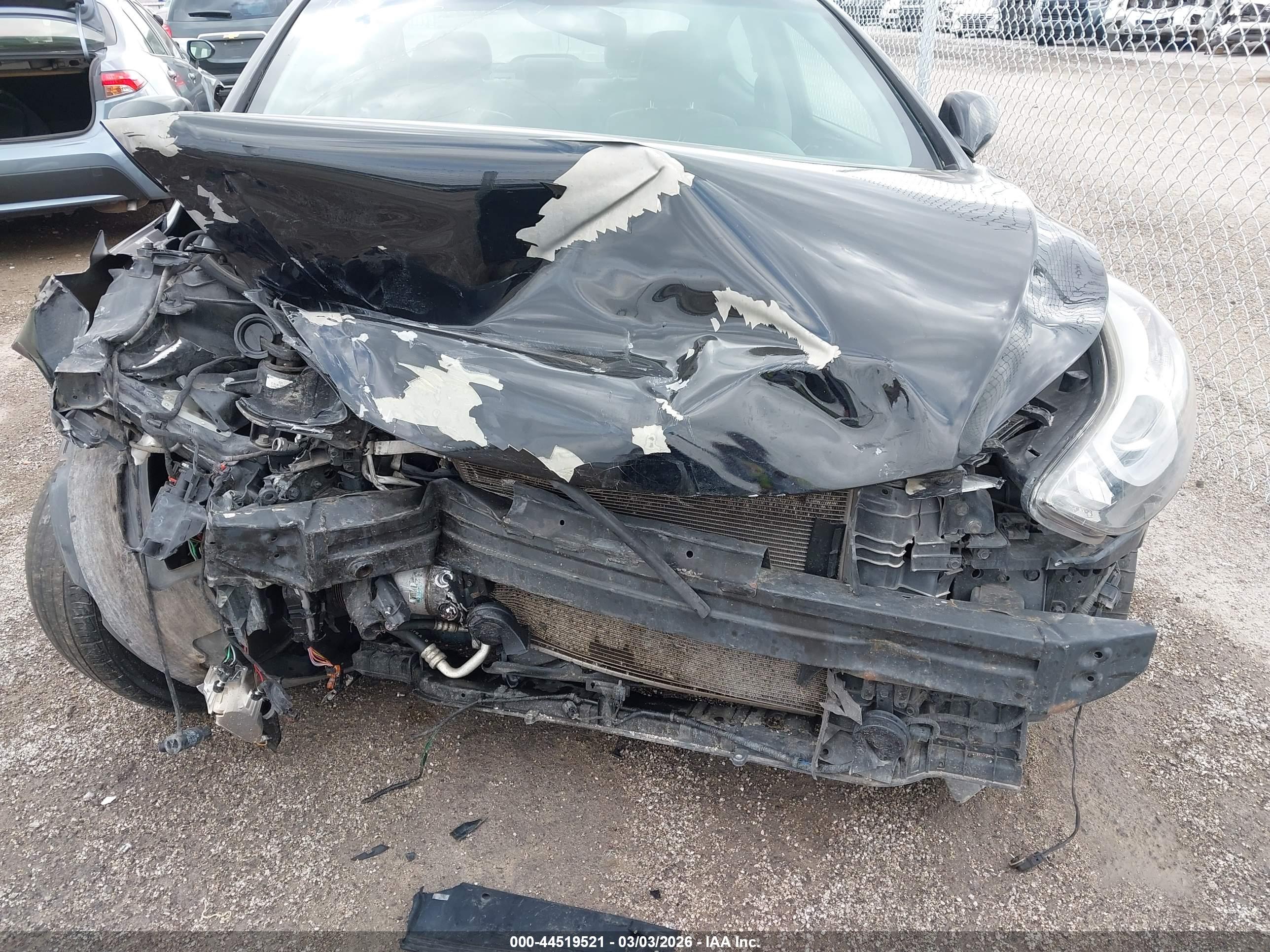 HYUNDAI ELANTRA image 6