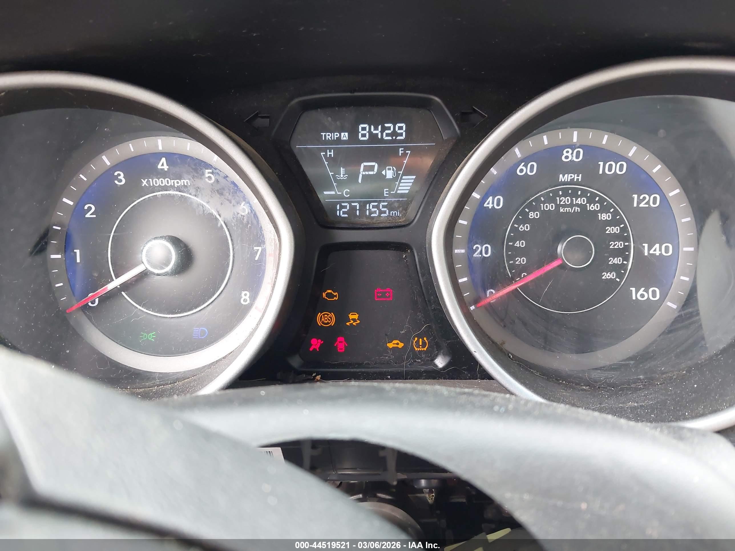 HYUNDAI ELANTRA image 7