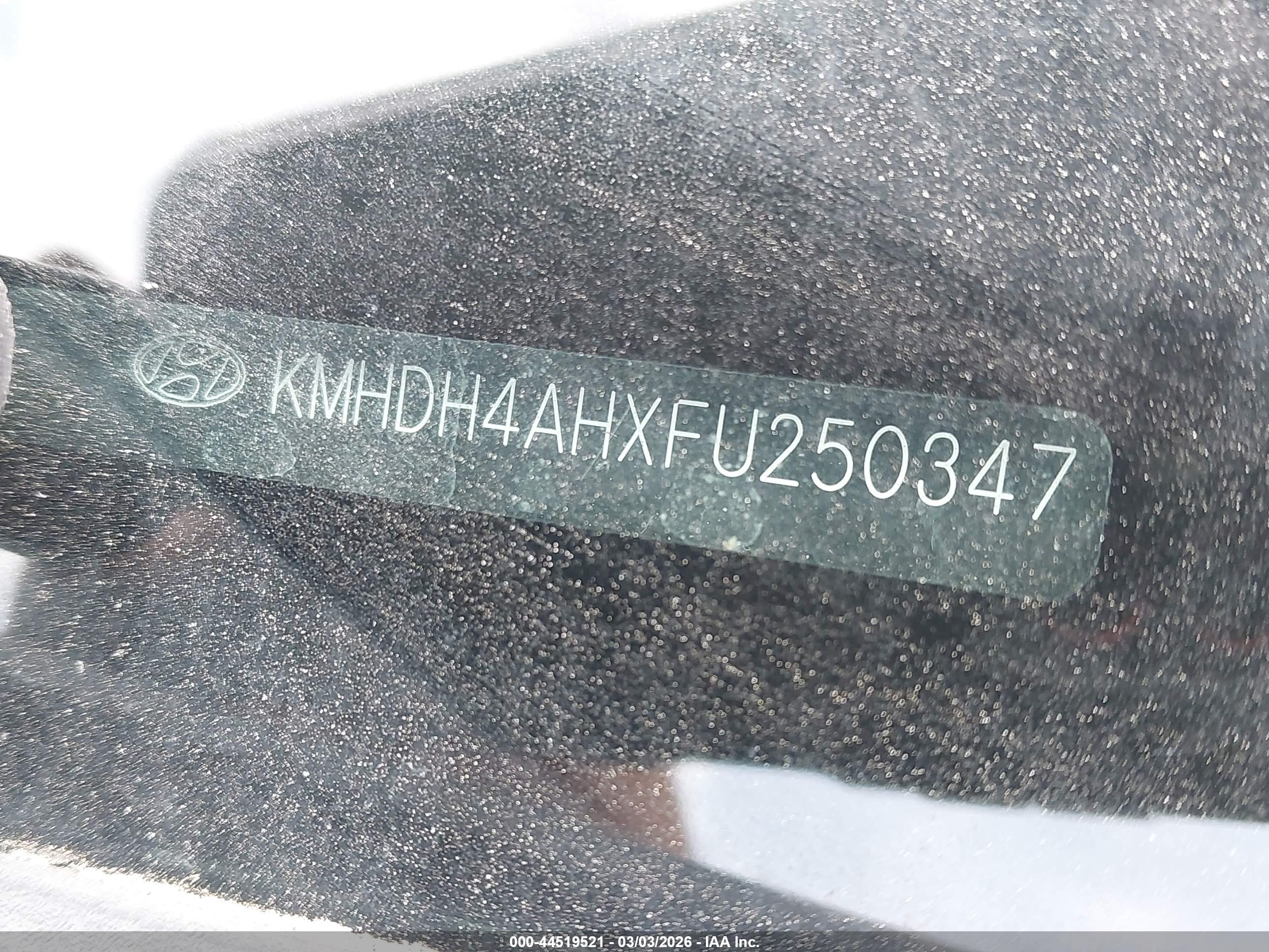 HYUNDAI ELANTRA image 9