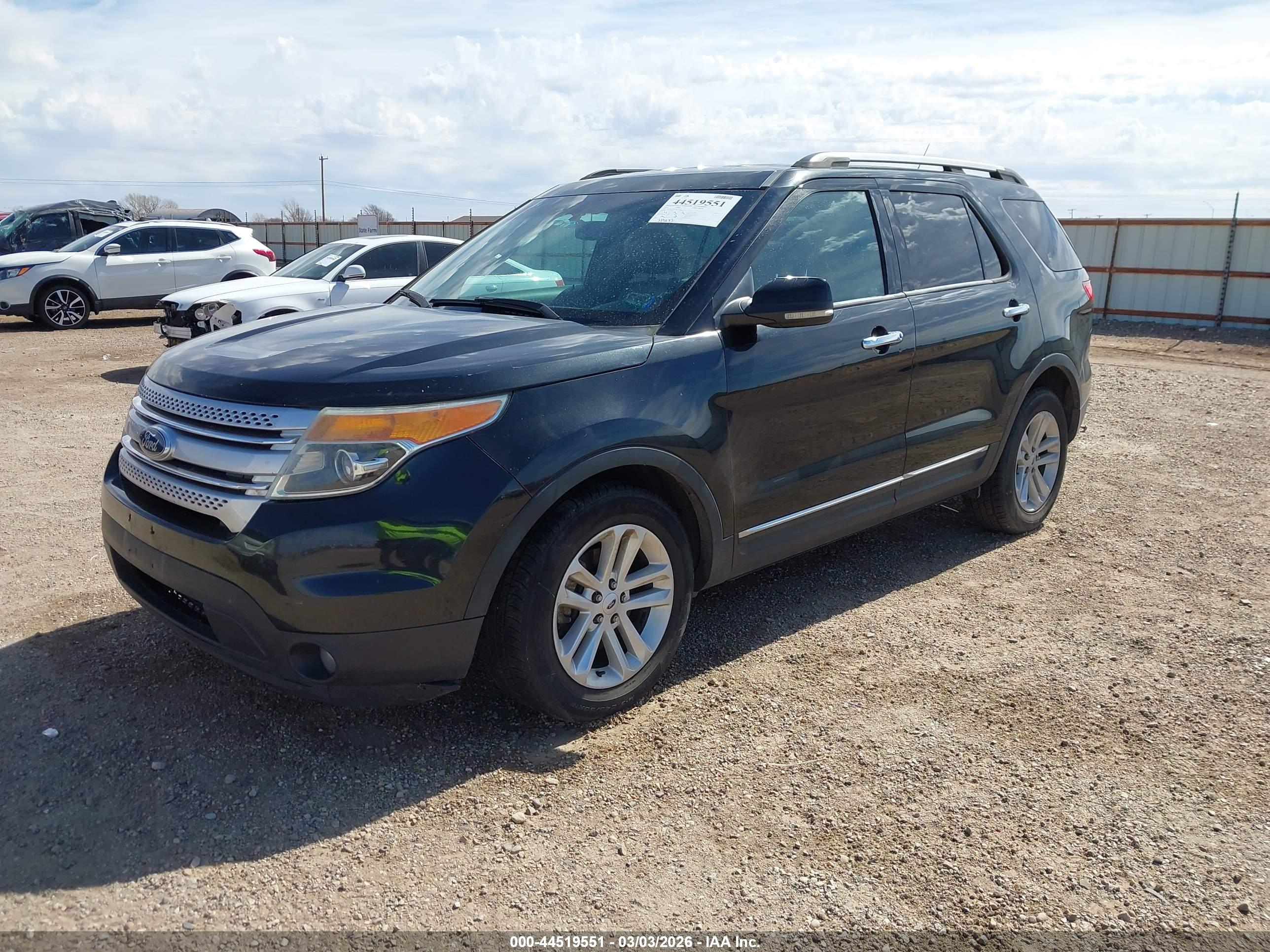 FORD EXPLORER image 2