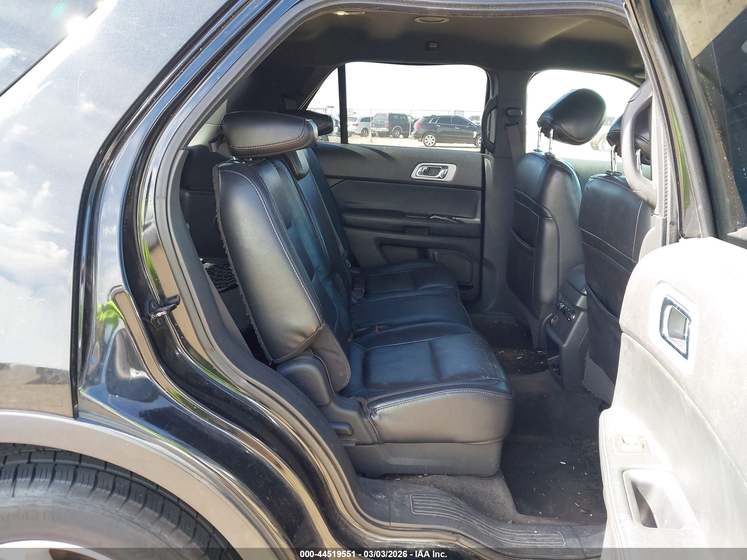 FORD EXPLORER image 8