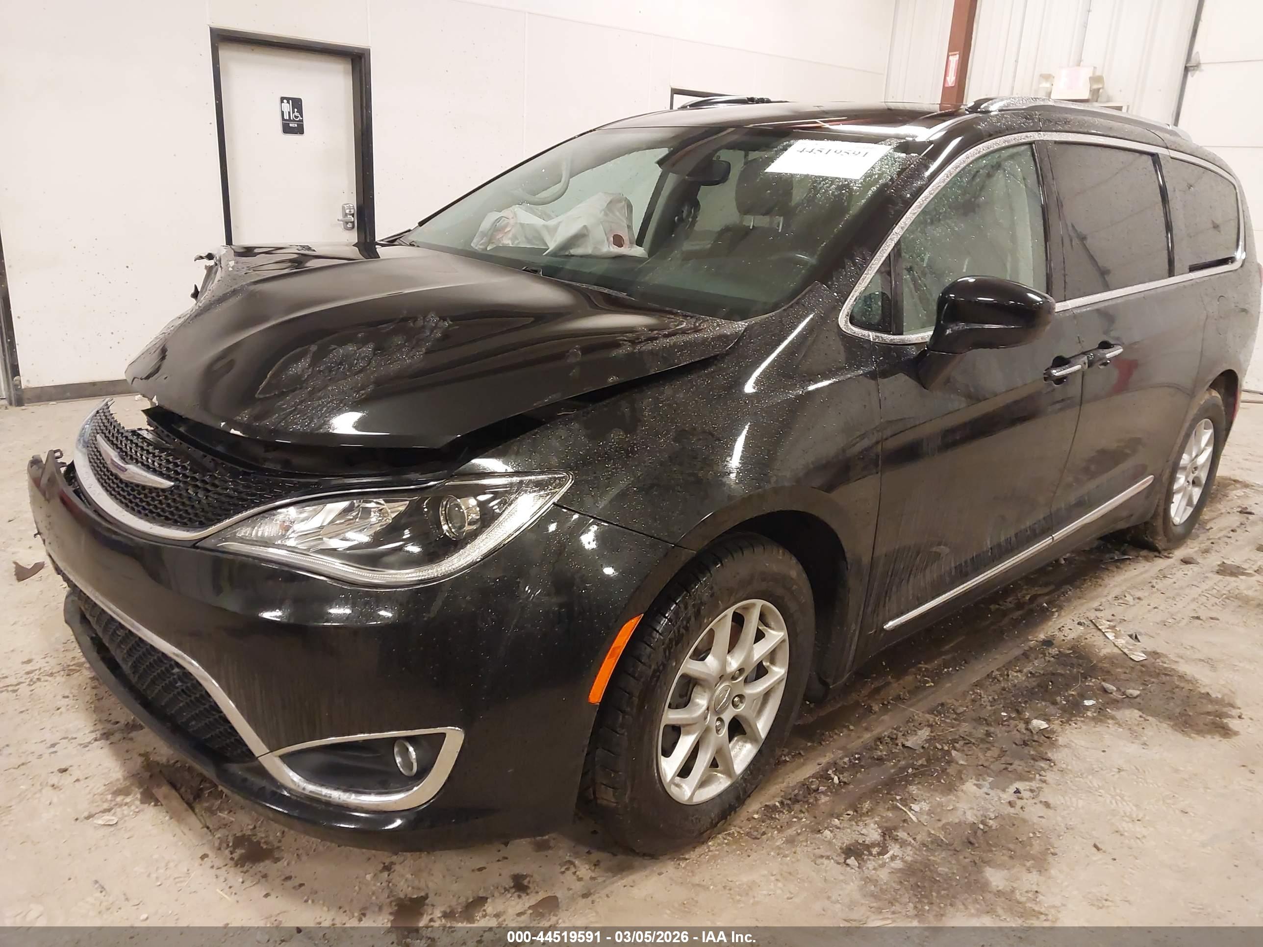 CHRYSLER PACIFICA image 2