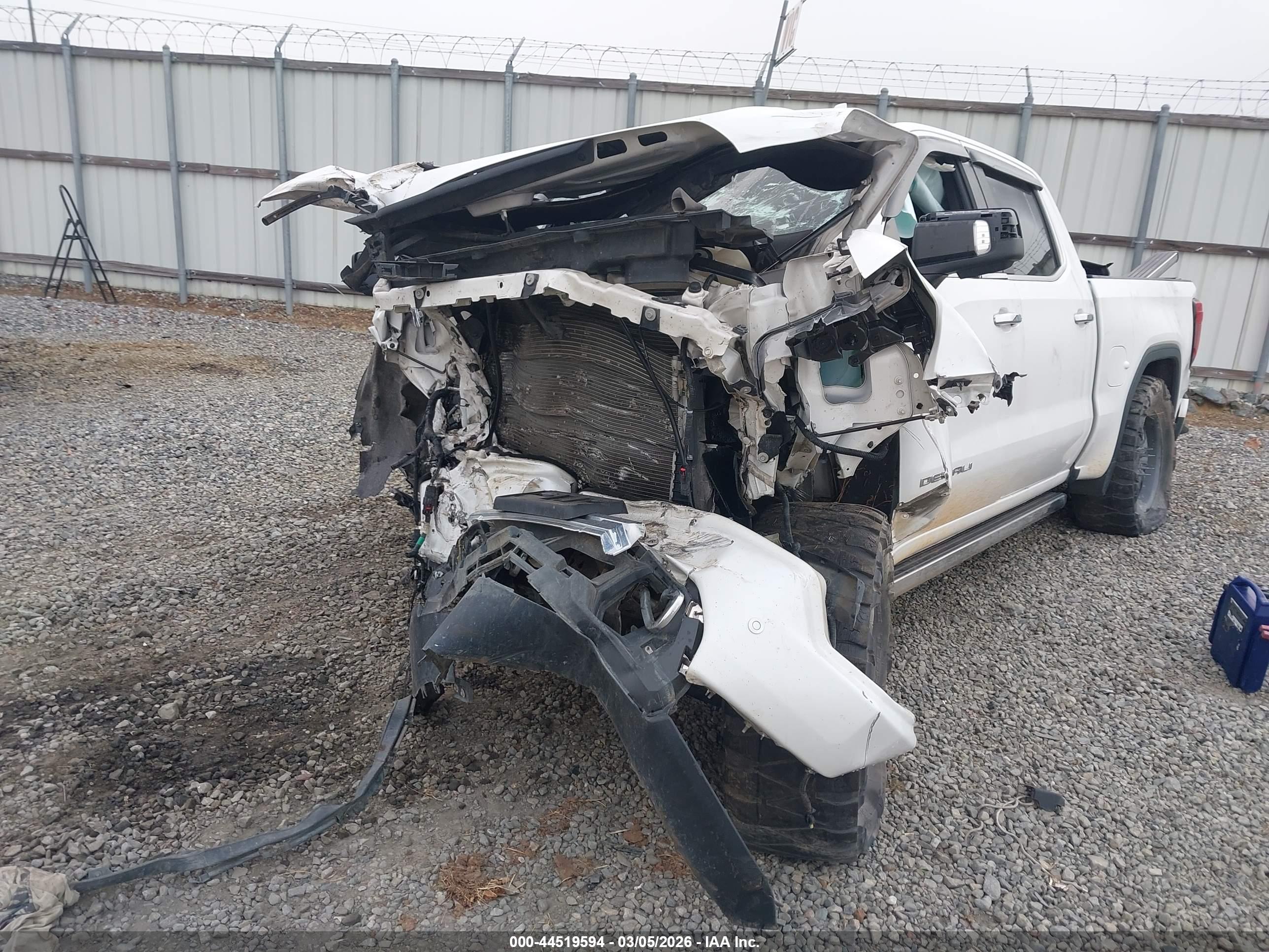 GMC SIERRA image 6