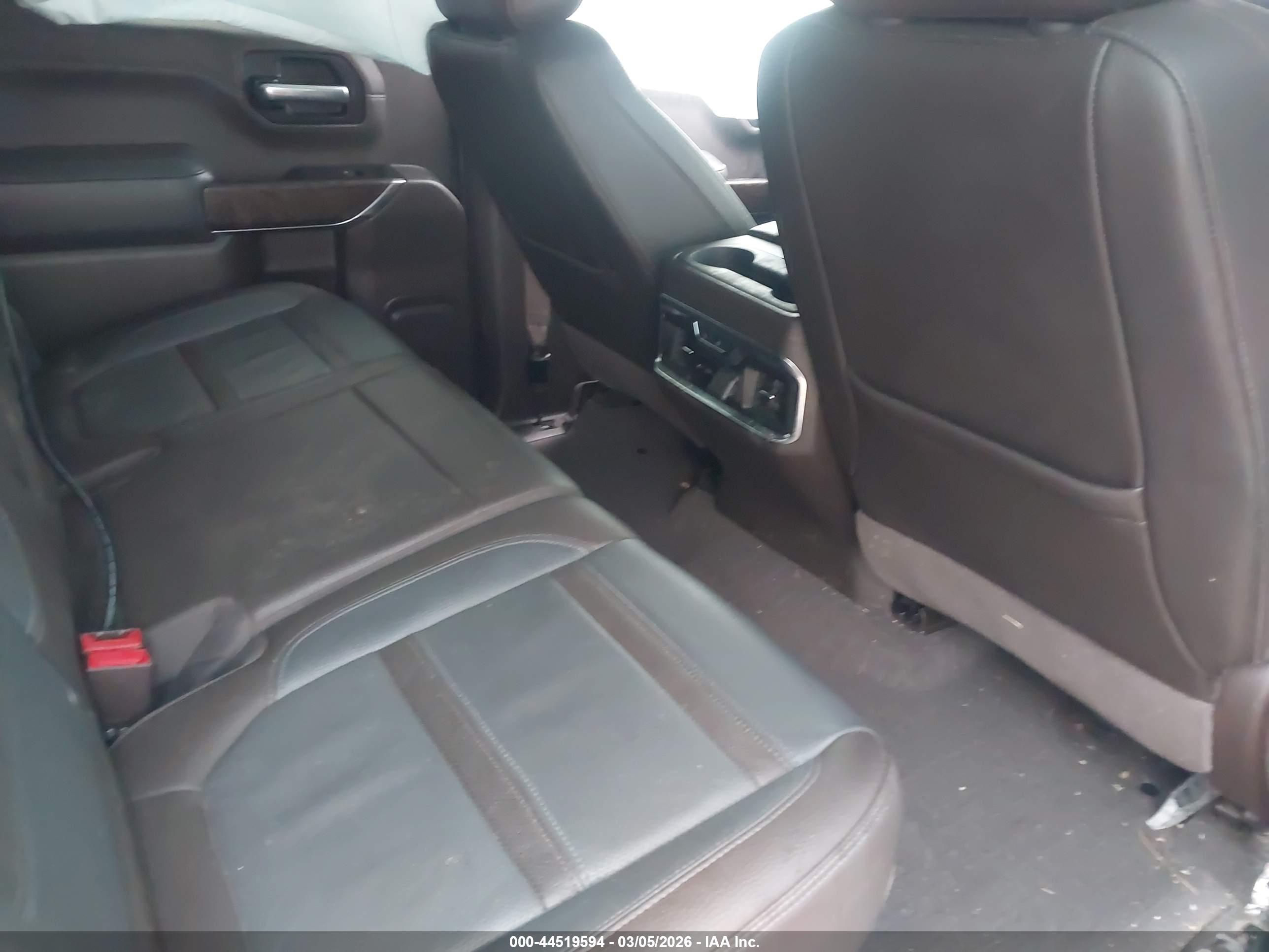 GMC SIERRA image 8