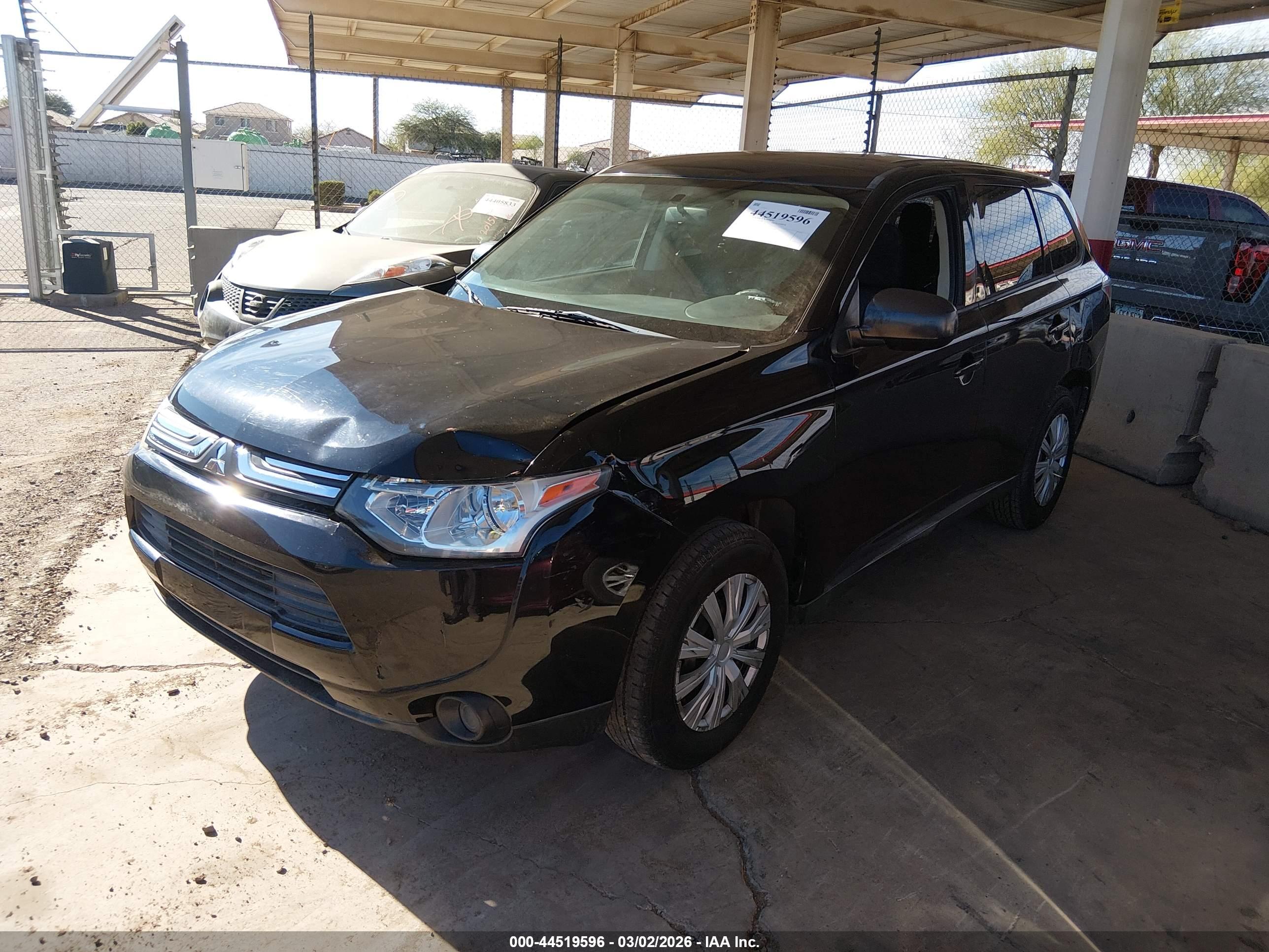MITSUBISHI OUTLANDER image 2