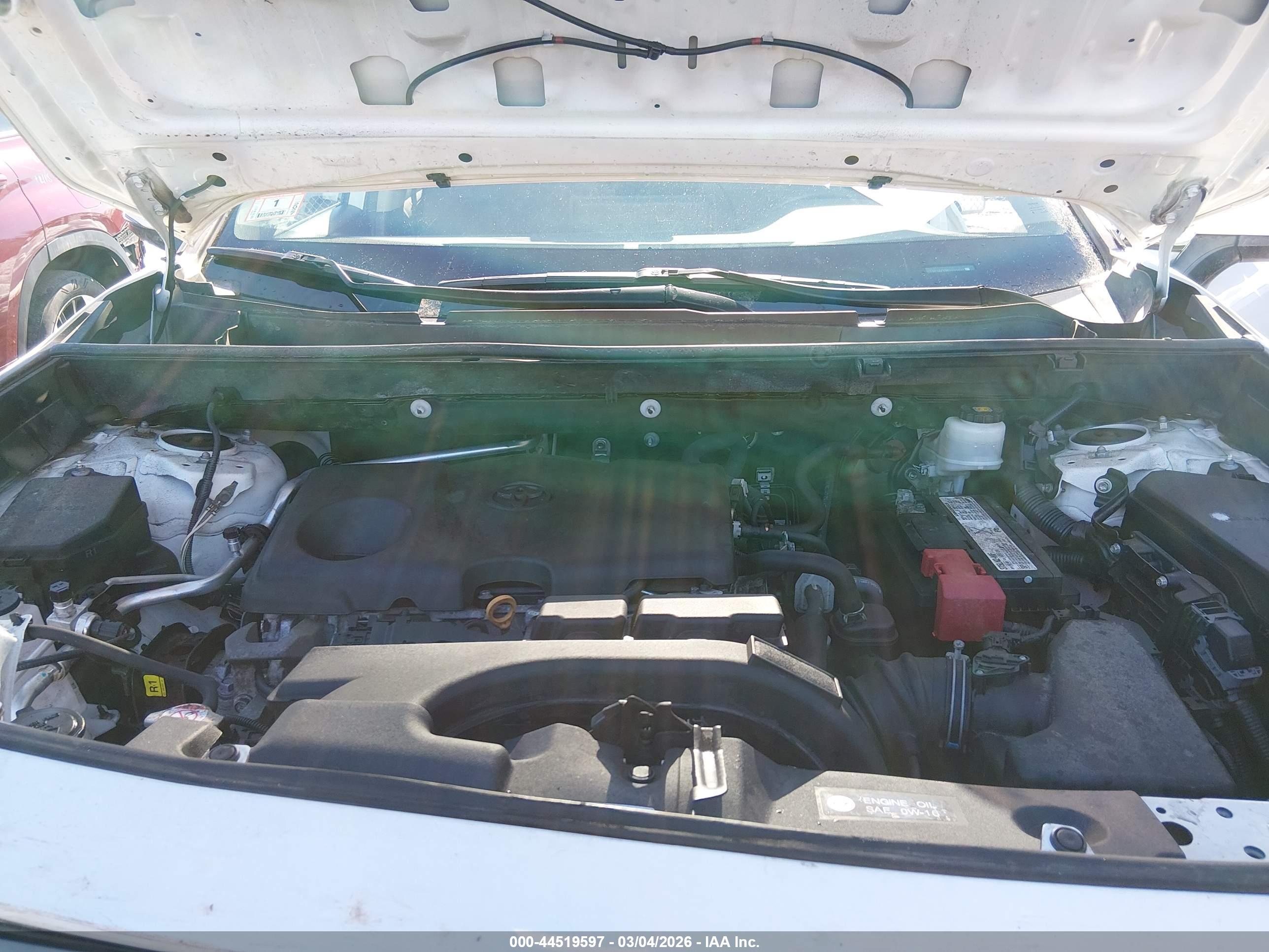 TOYOTA RAV4 image 10