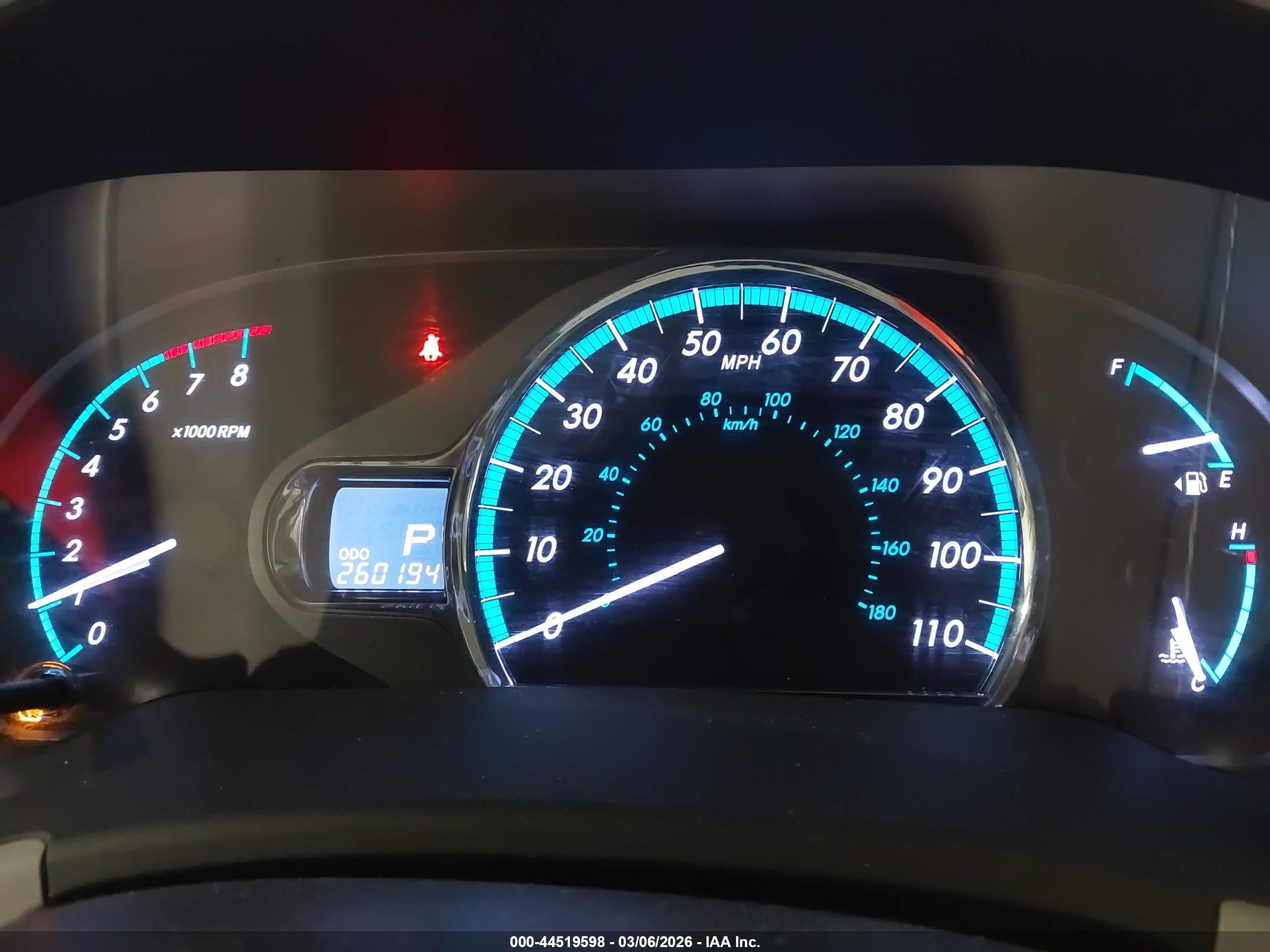 TOYOTA SIENNA image 7