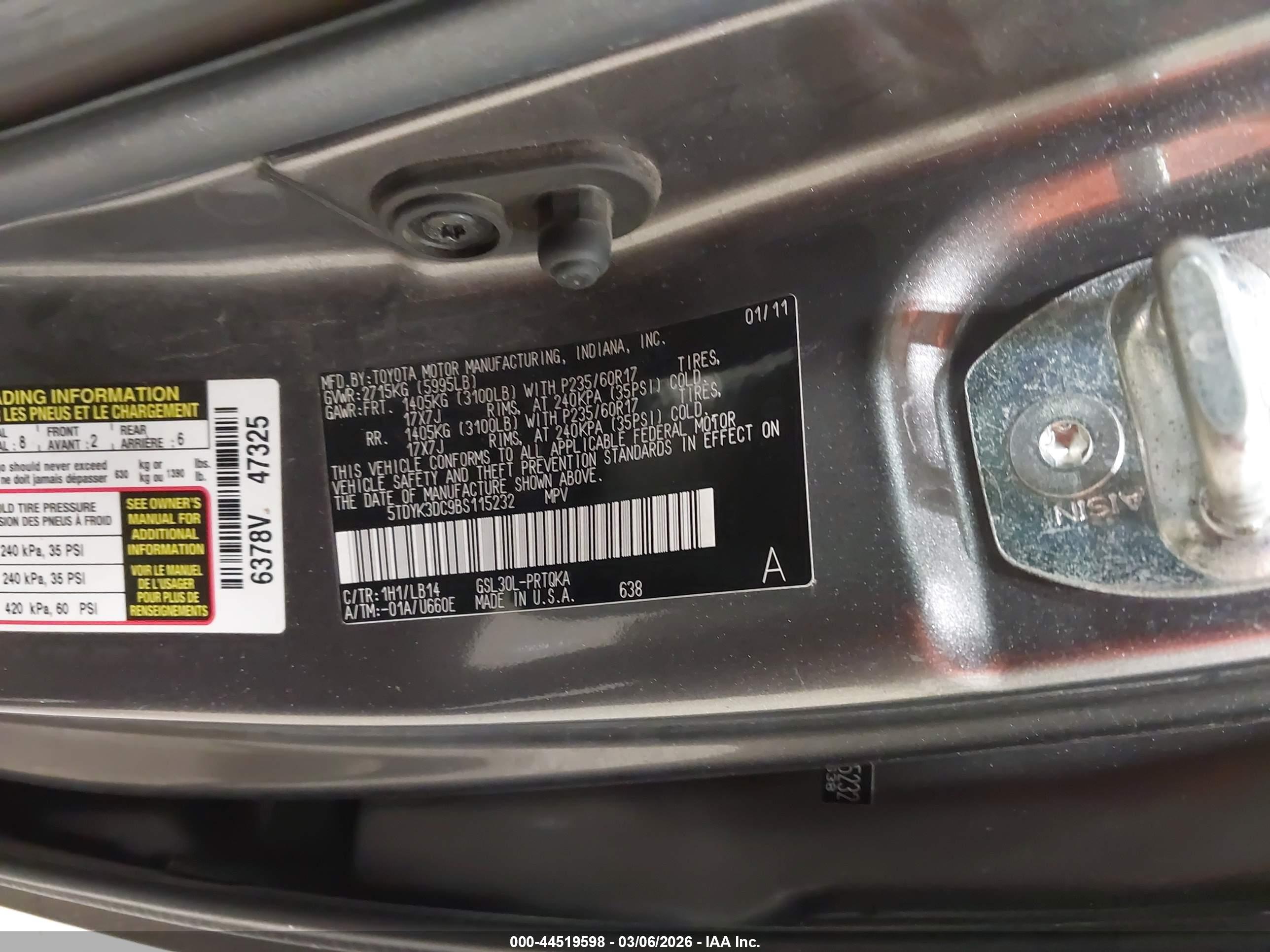 TOYOTA SIENNA image 9