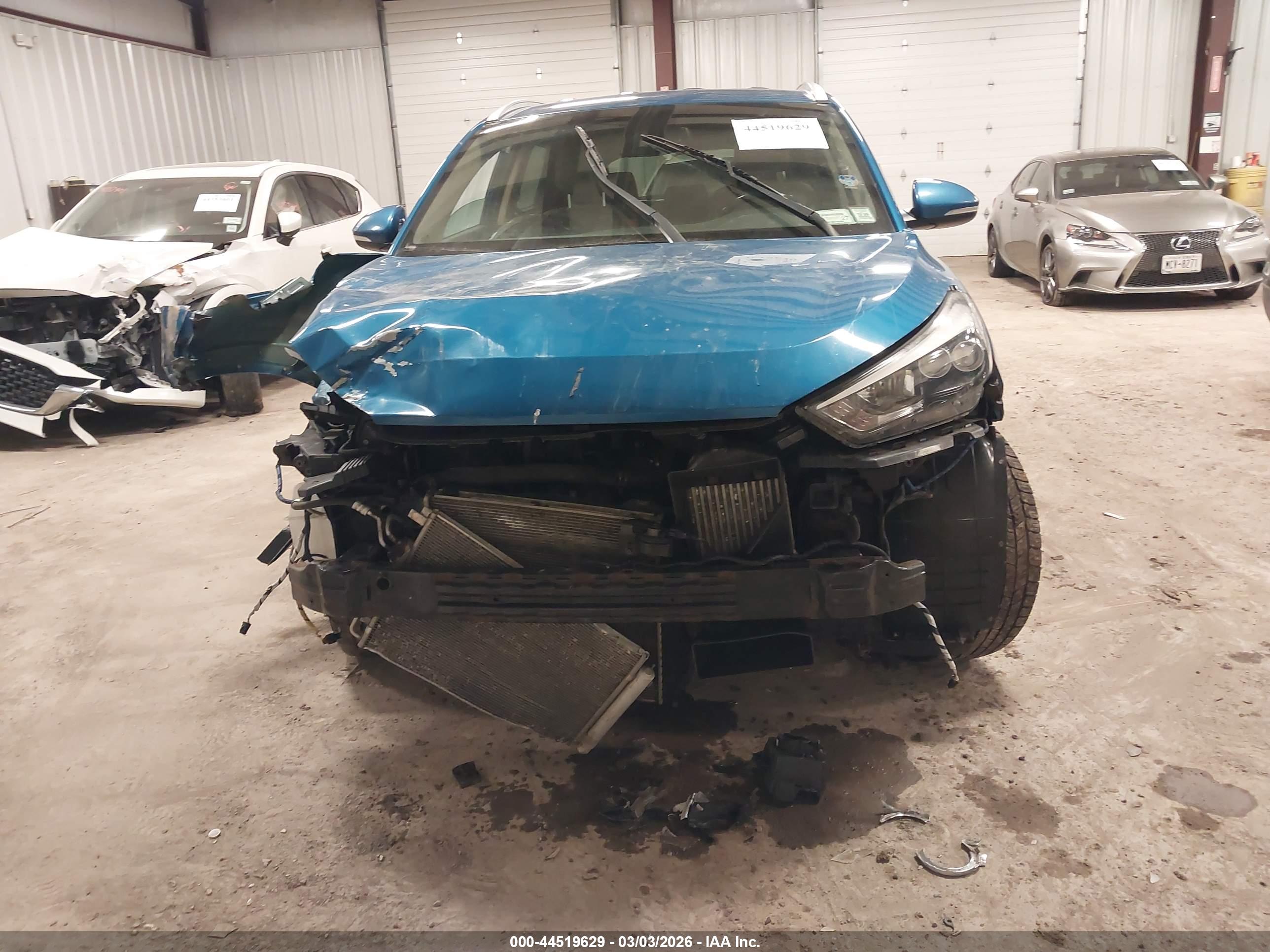 HYUNDAI TUCSON image 6