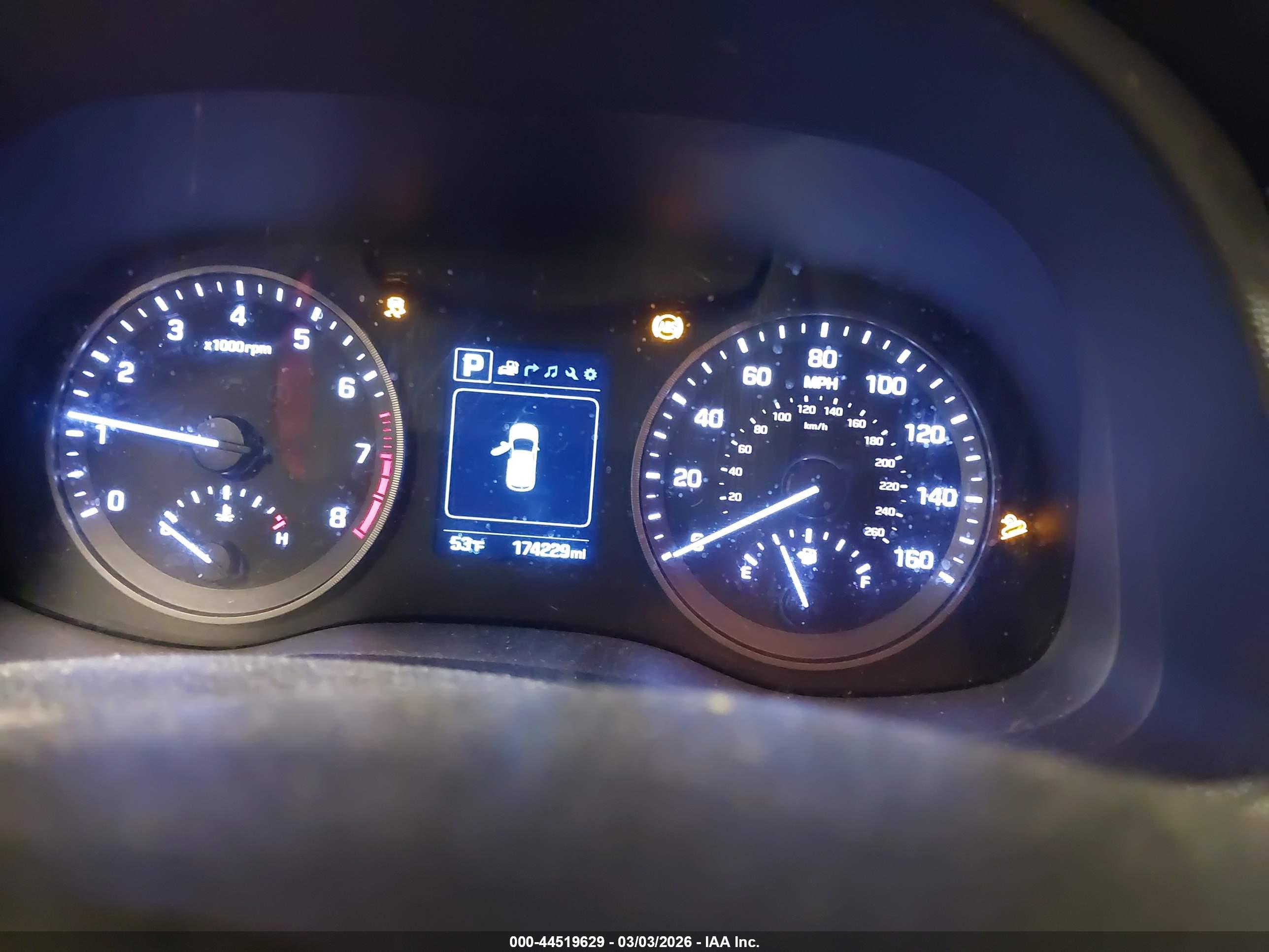 HYUNDAI TUCSON image 7