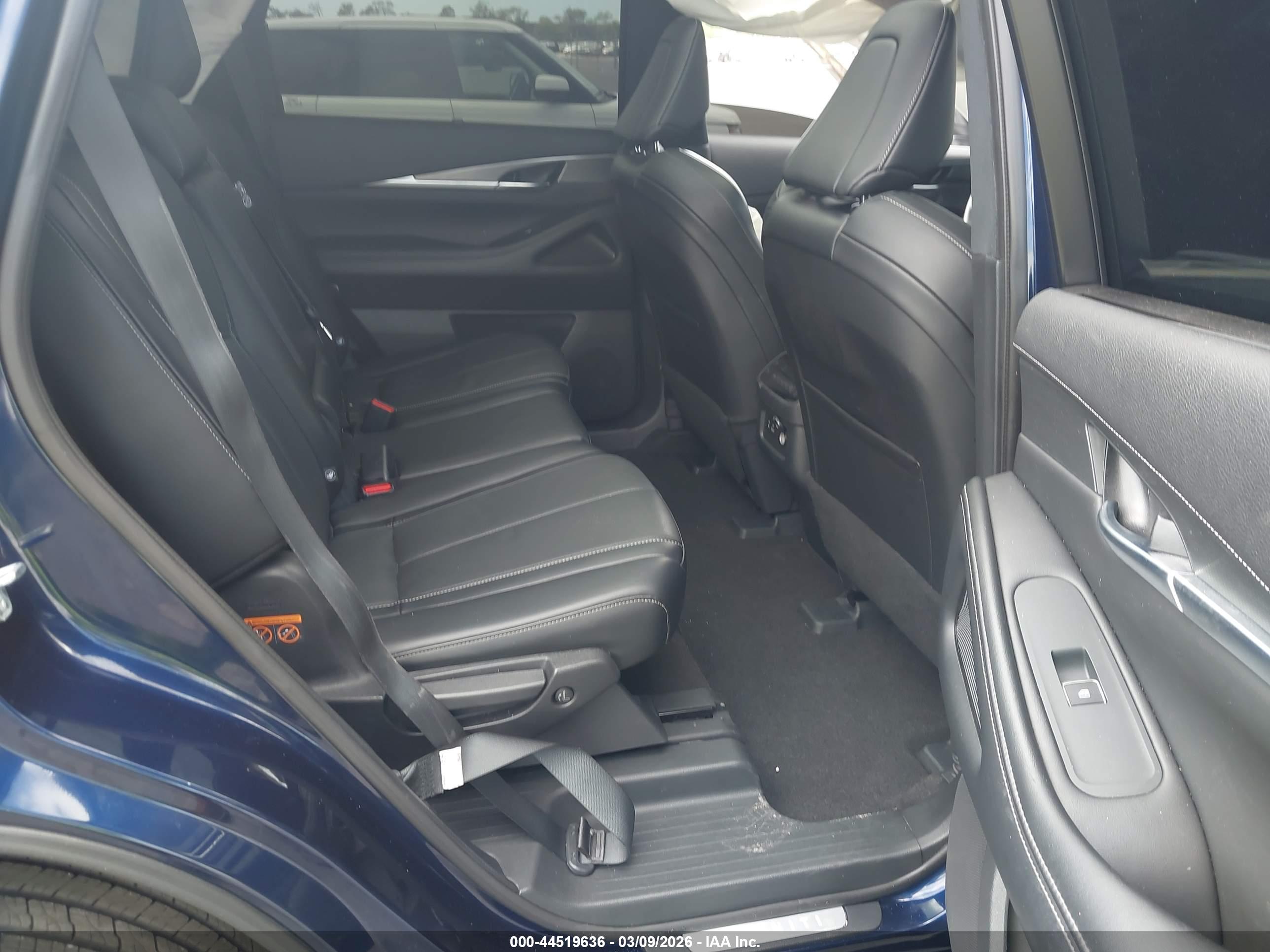 INFINITI QX60 image 8