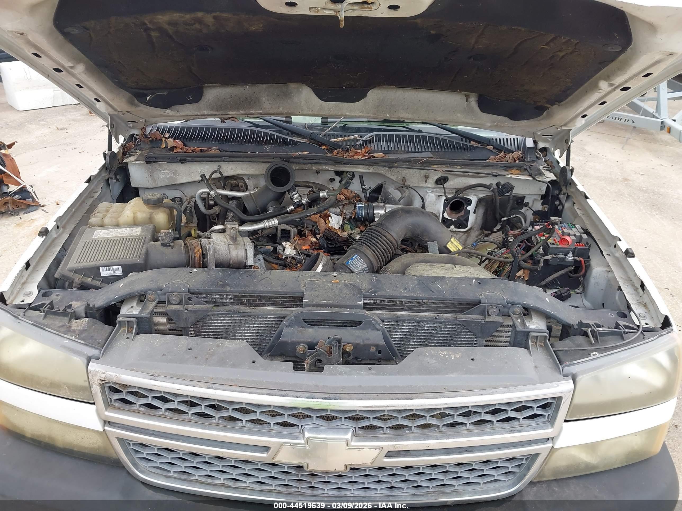 CHEVROLET SILVERADO image 10